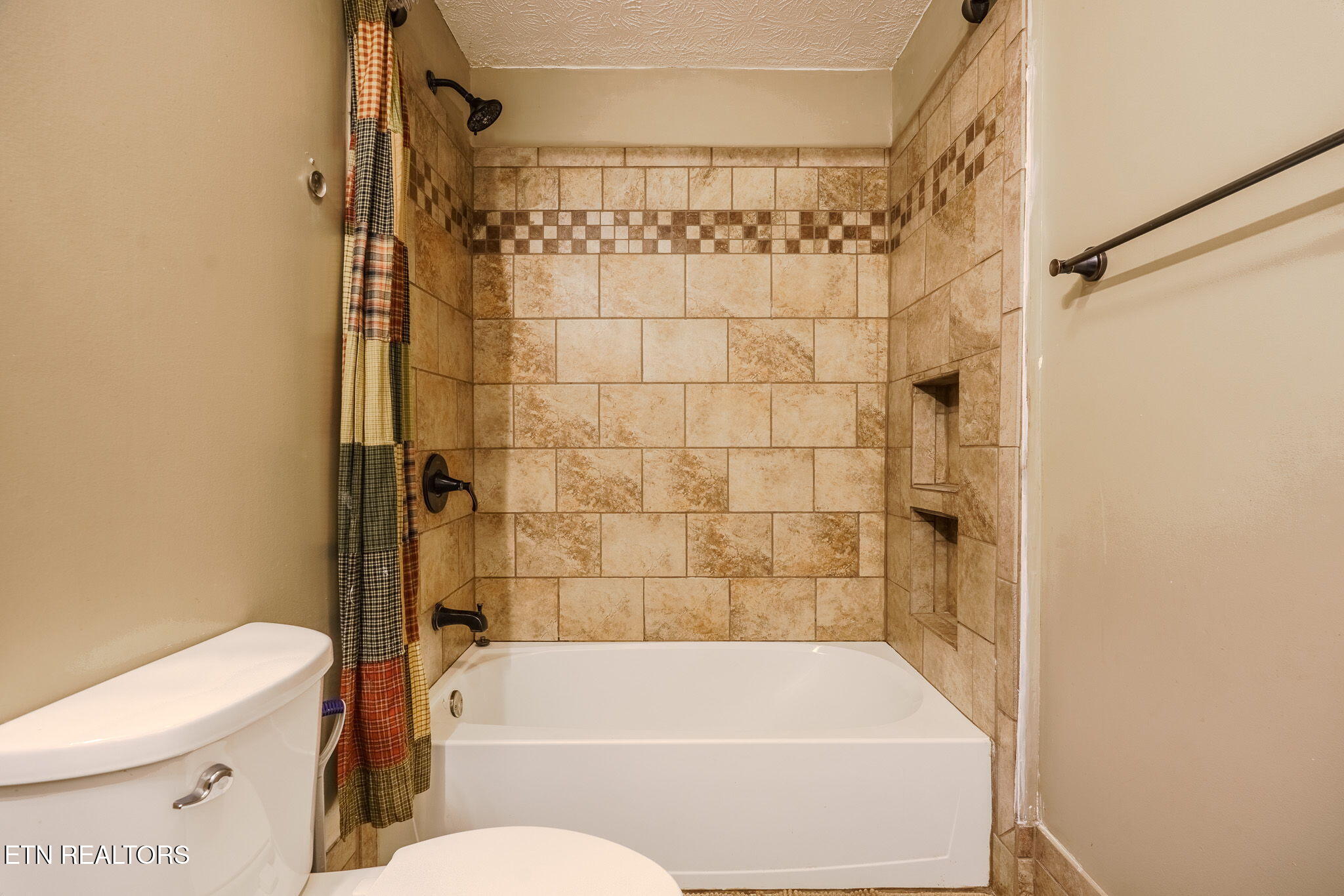 111 Rockwaller Lane Jacksboro TN 37757