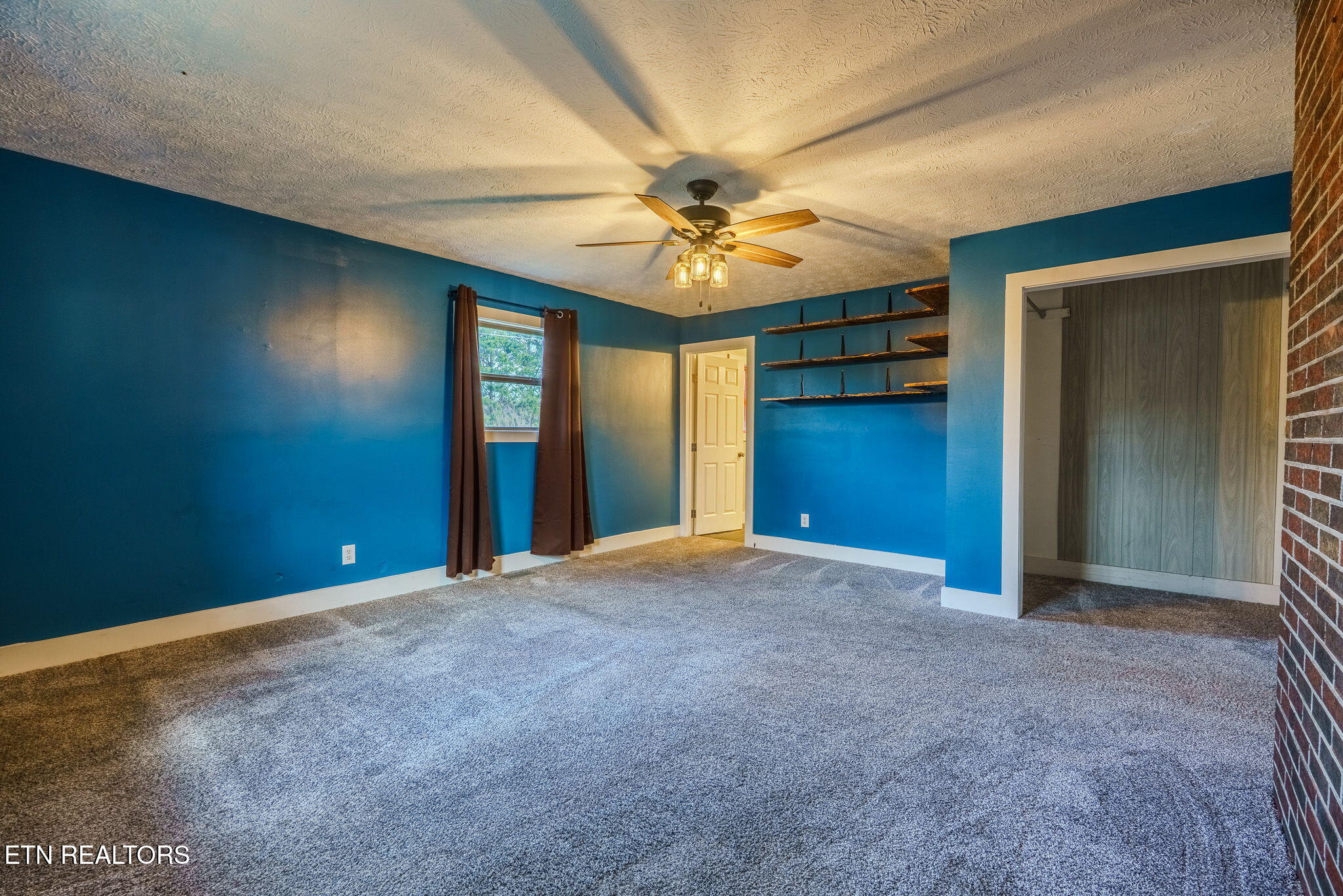 111 Rockwaller Lane Jacksboro TN 37757
