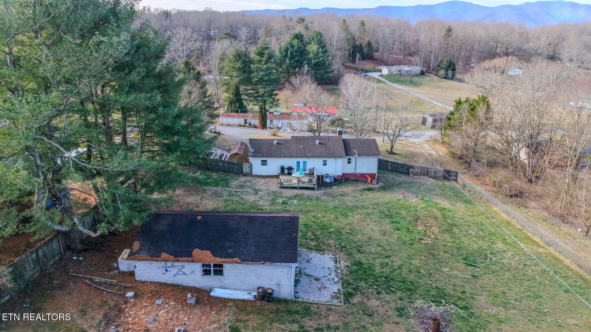 111 Rockwaller Lane Jacksboro TN 37757