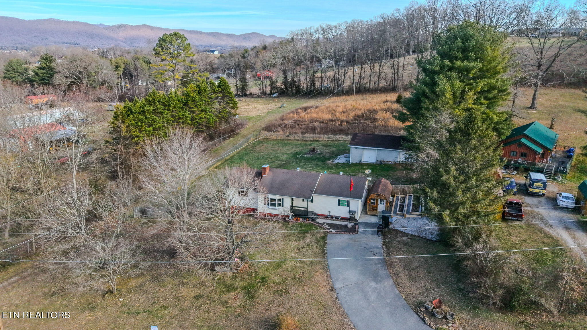111 Rockwaller Lane Jacksboro TN 37757