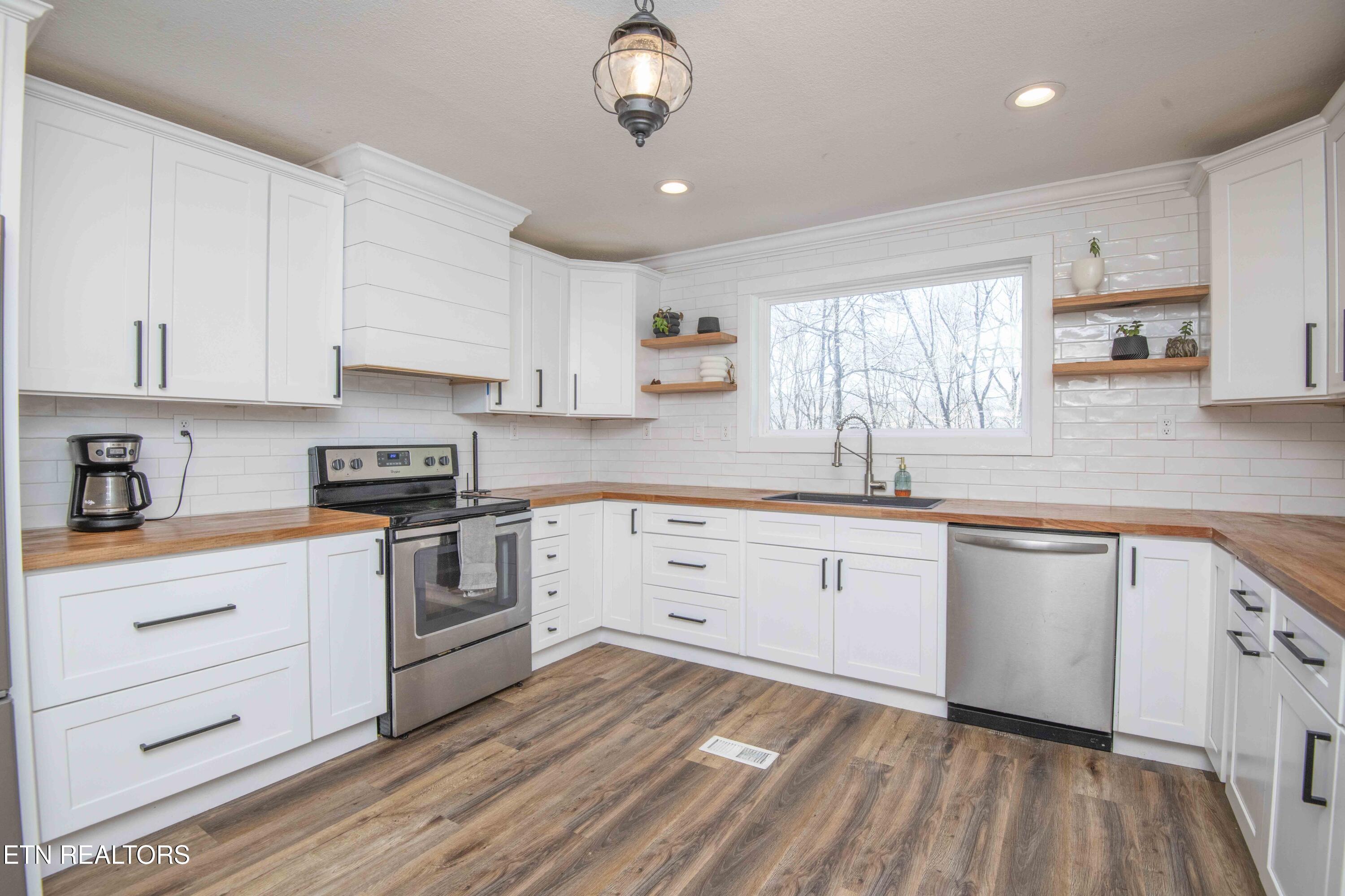 231 Mountain Lake Drive Rocky Top TN 37769