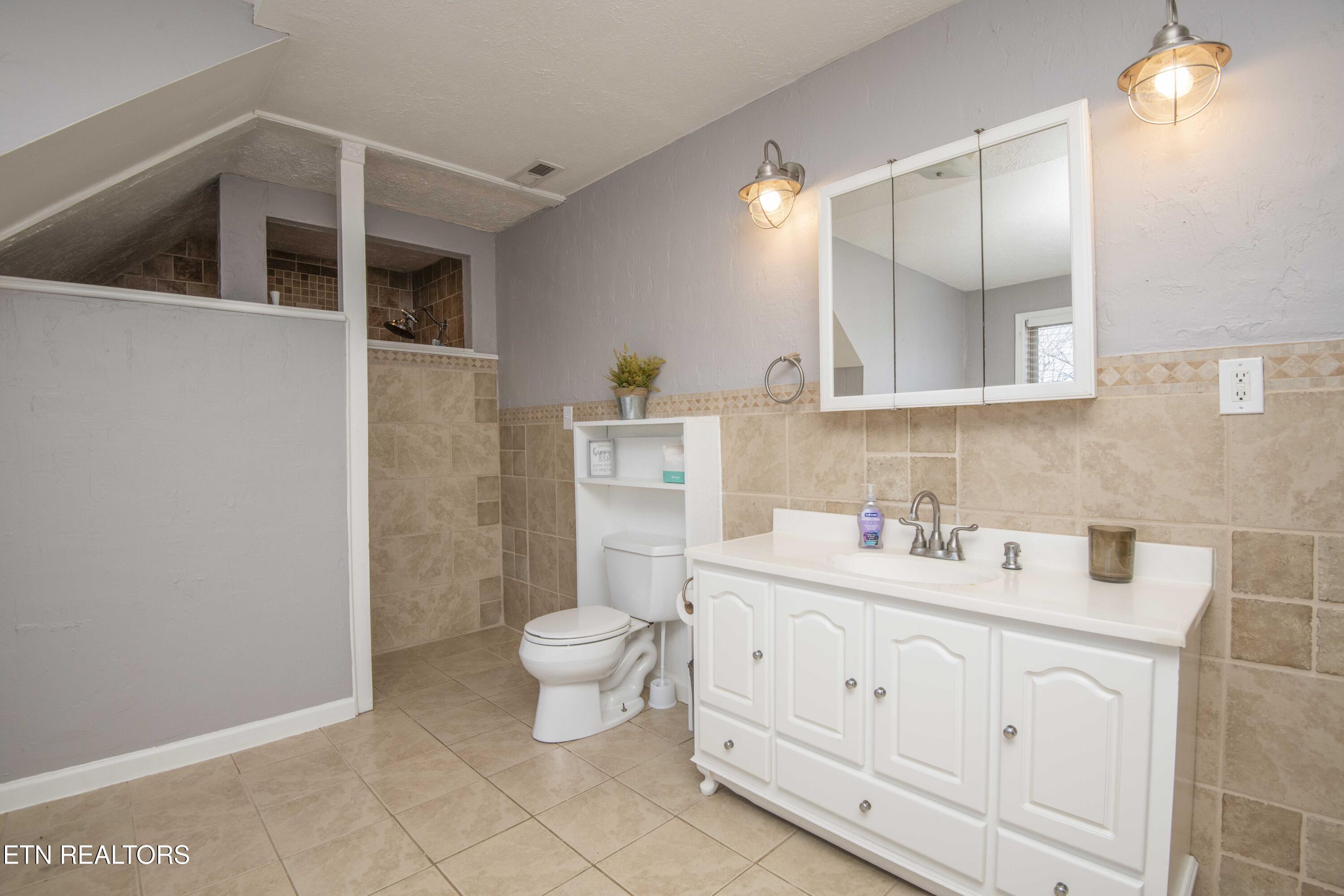 231 Mountain Lake Drive Rocky Top TN 37769