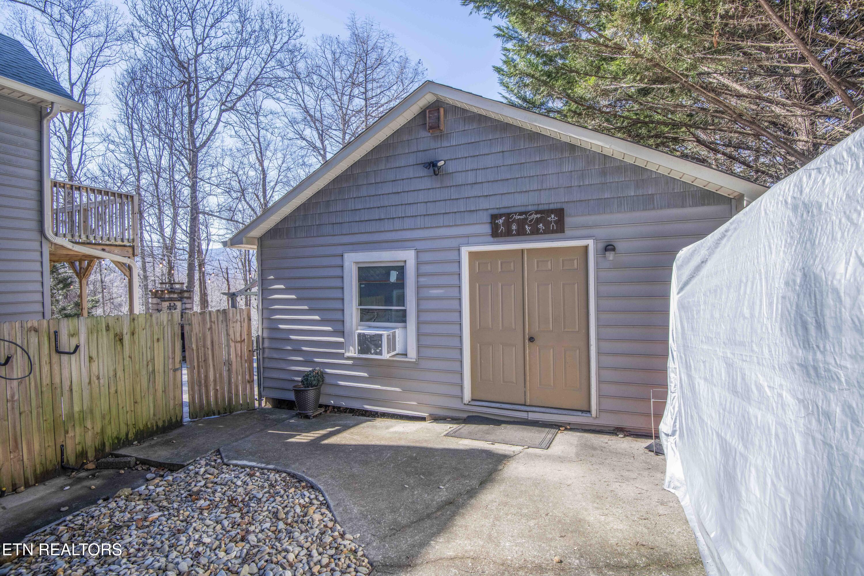 231 Mountain Lake Drive Rocky Top TN 37769