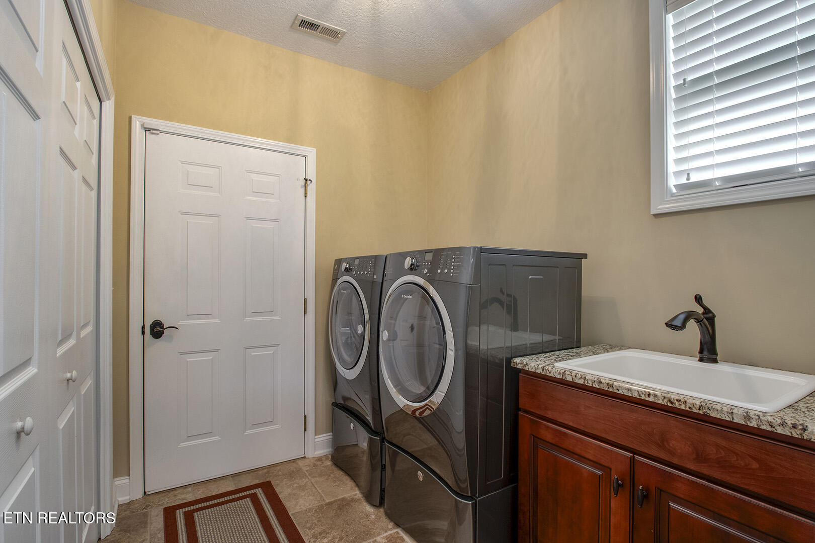 227 Kingbird Drive Vonore TN 37885