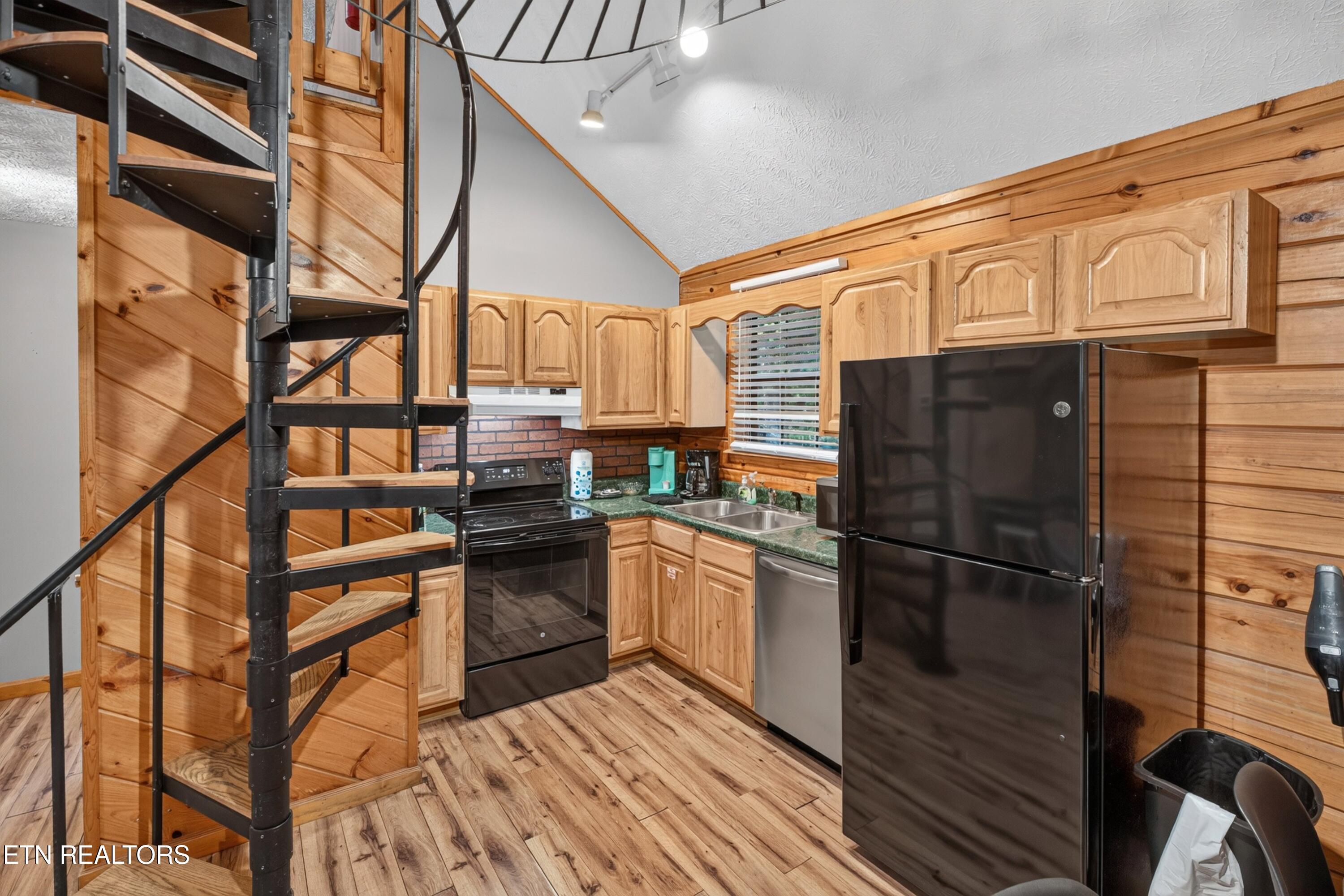 1503 Squirrel Nest Way Sevierville TN 37876