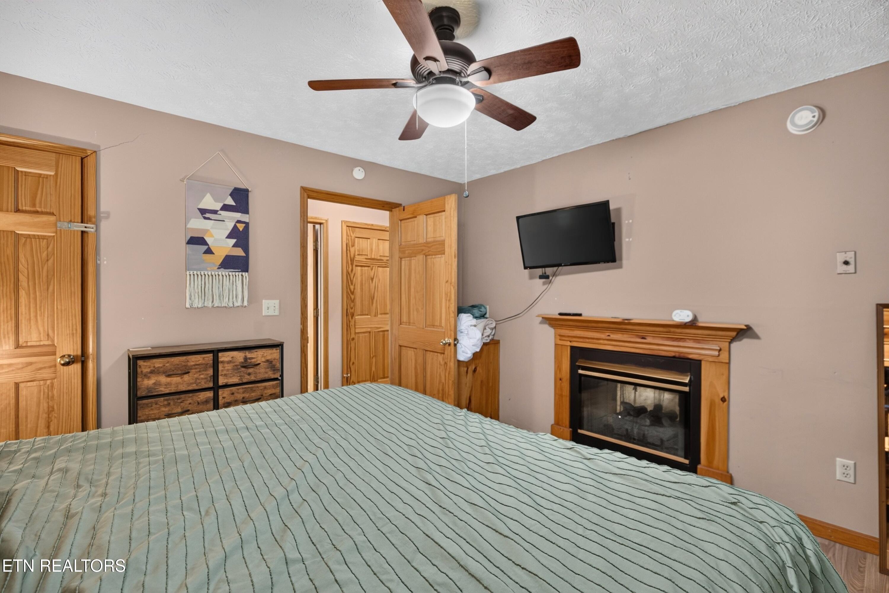1503 Squirrel Nest Way Sevierville TN 37876