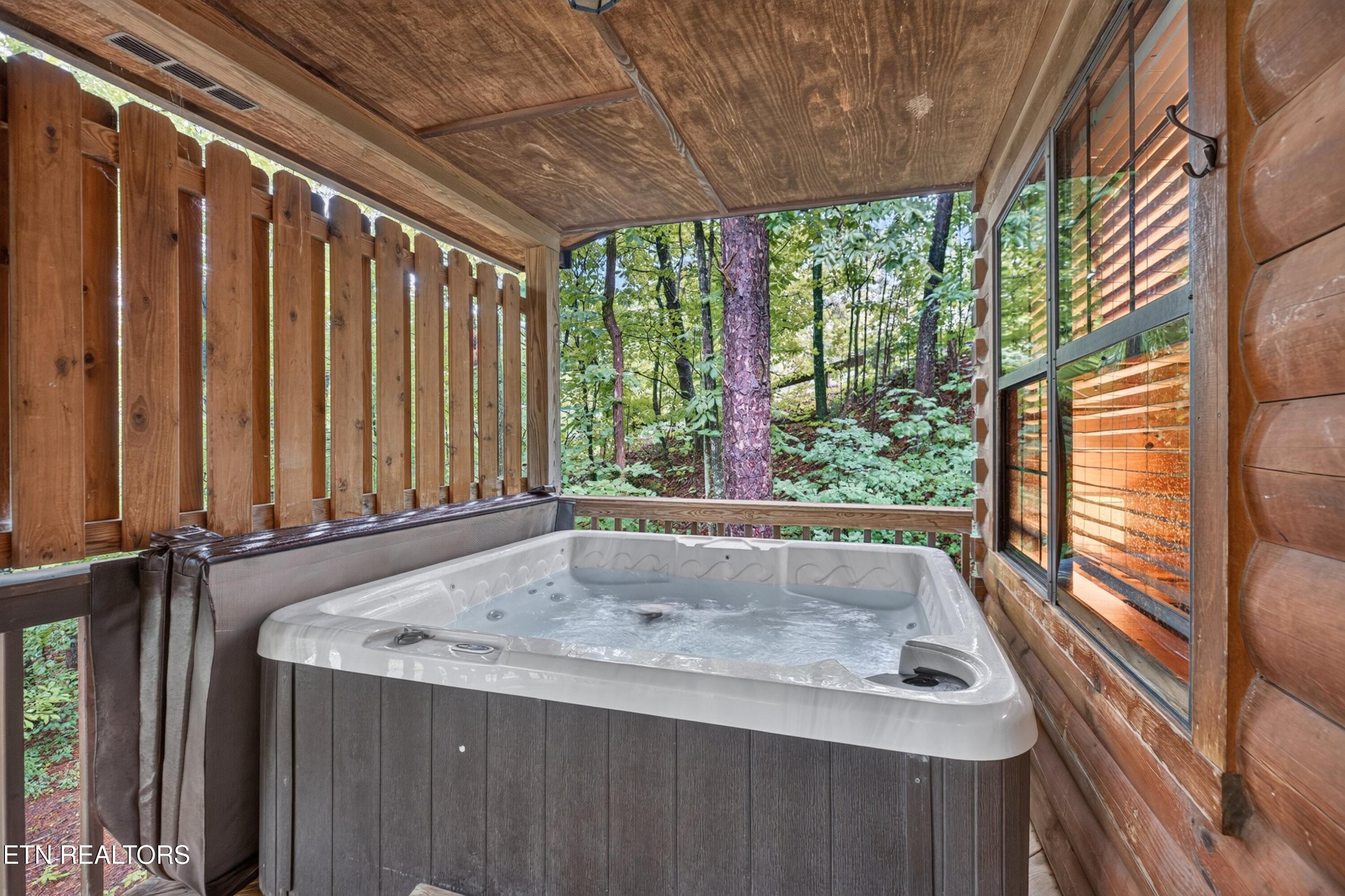 1503 Squirrel Nest Way Sevierville TN 37876