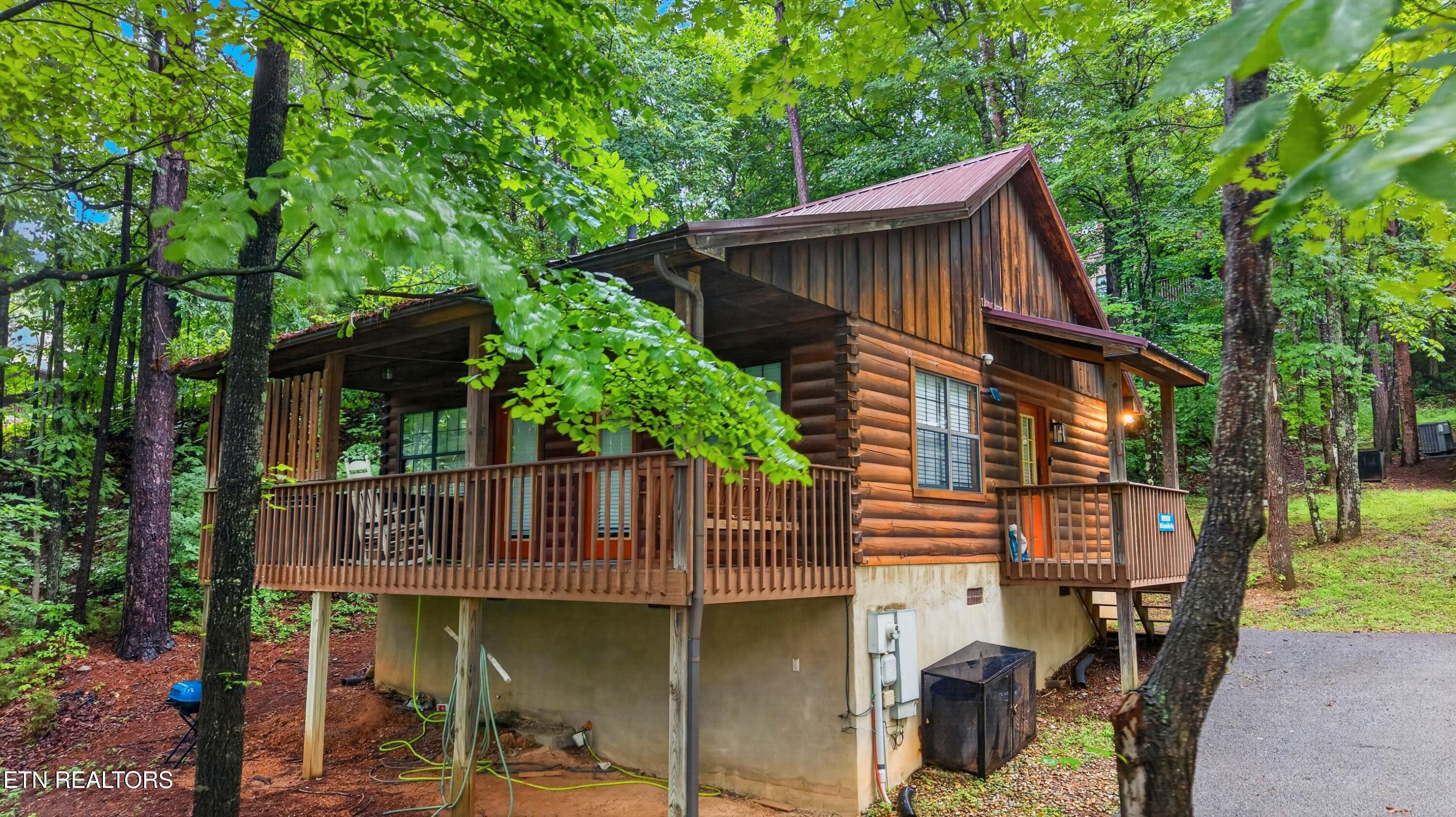 1503 Squirrel Nest Way Sevierville TN 37876
