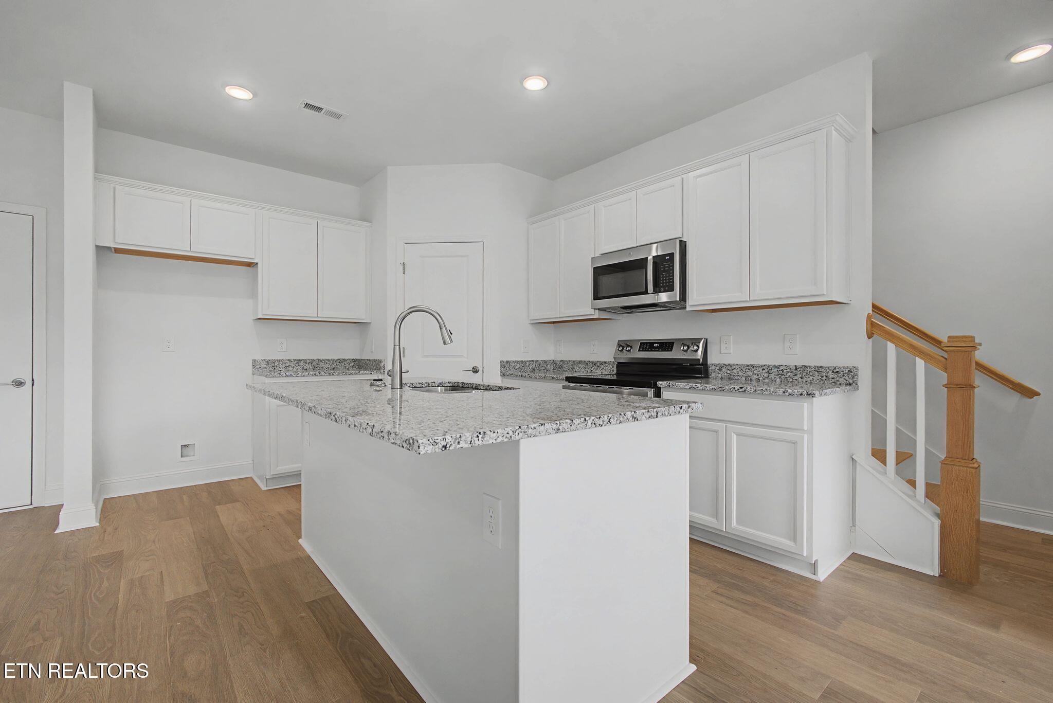 1737 Lateglow Way Knoxville TN 37931