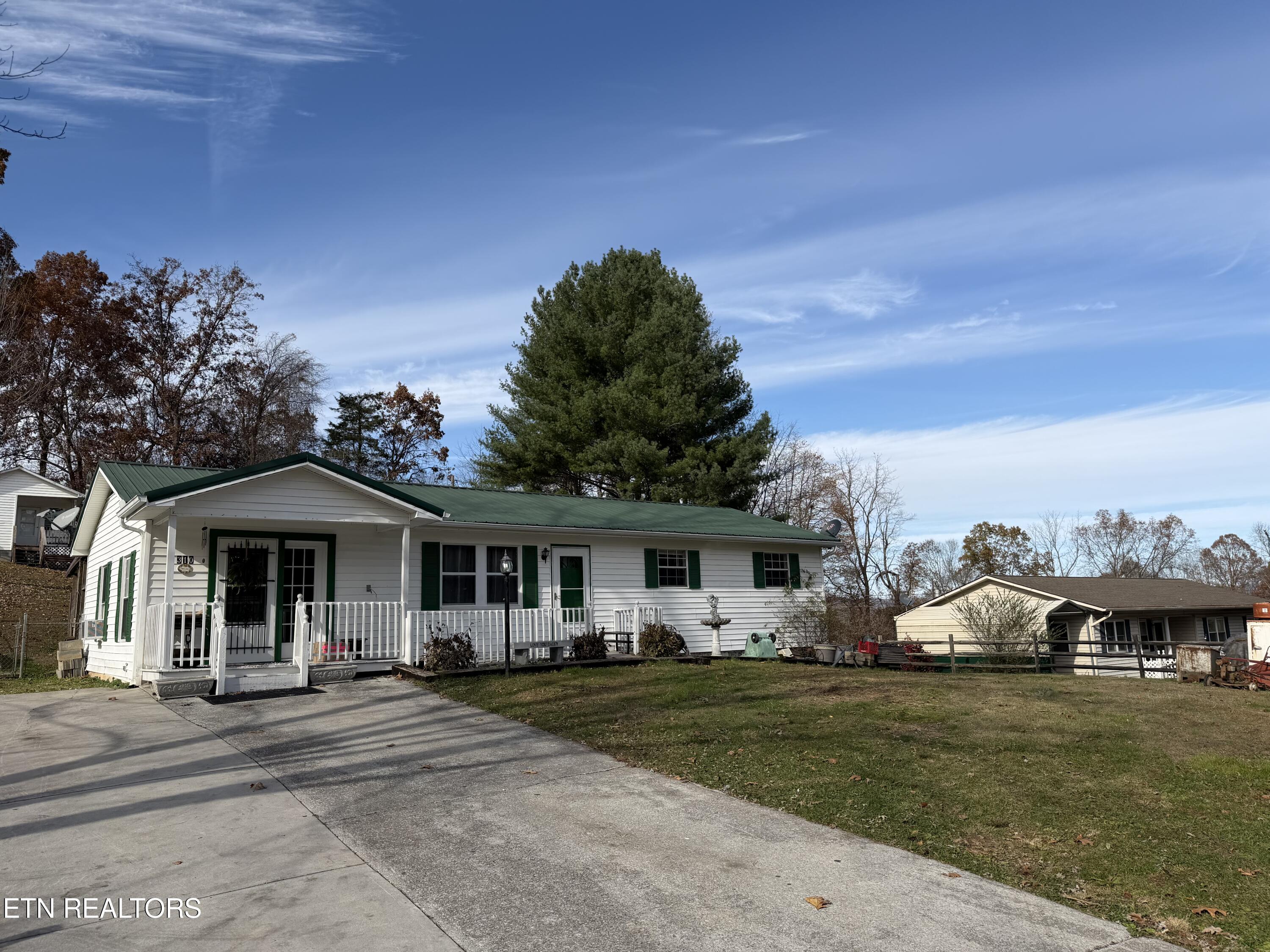 310 Hollifield Drive Jacksboro TN 37757