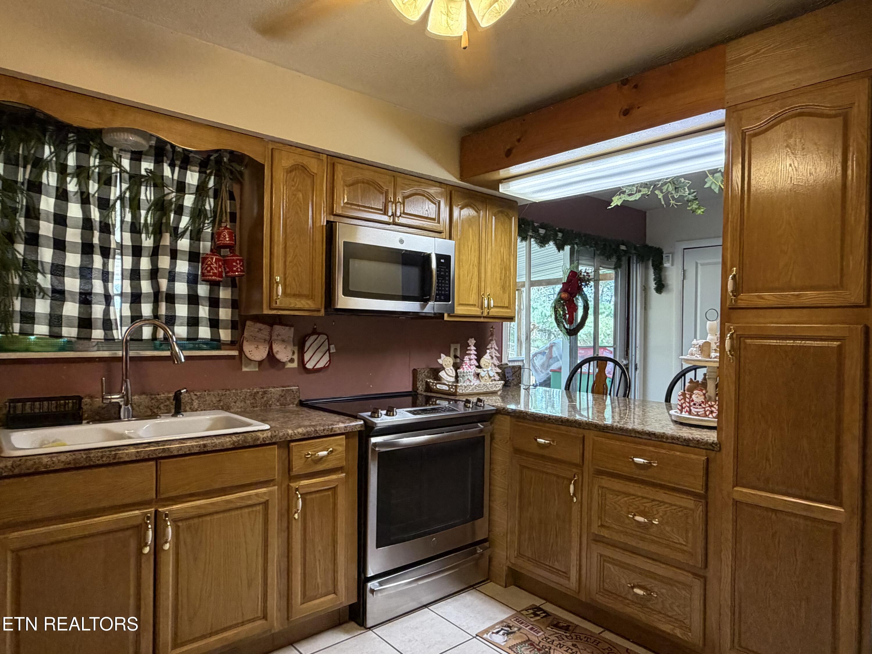 310 Hollifield Drive Jacksboro TN 37757