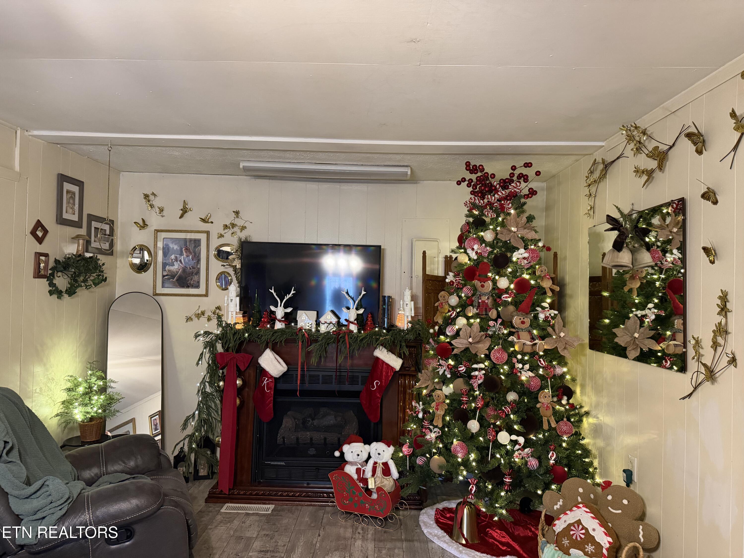 310 Hollifield Drive Jacksboro TN 37757