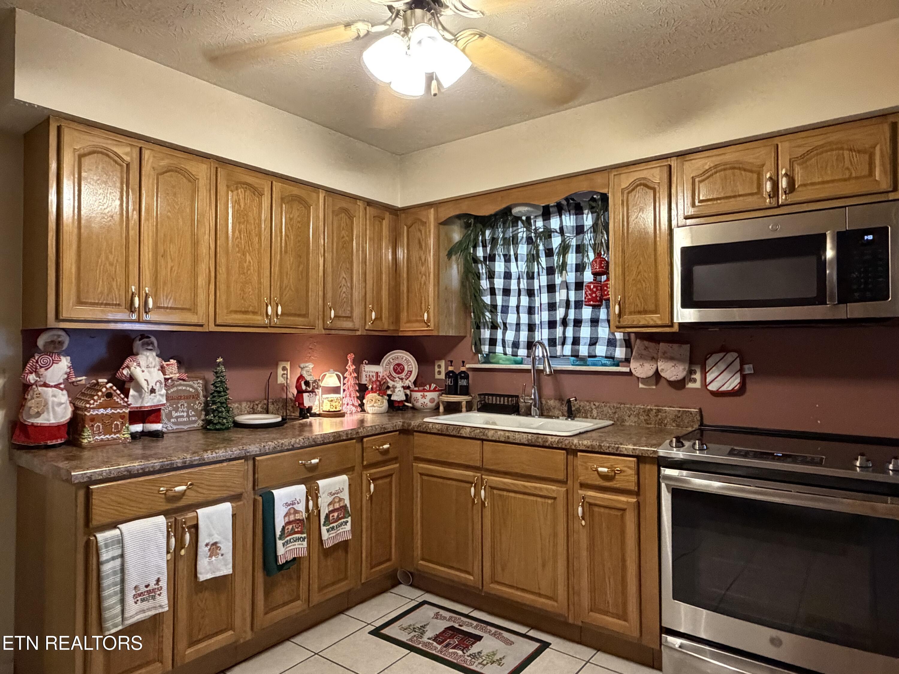 310 Hollifield Drive Jacksboro TN 37757