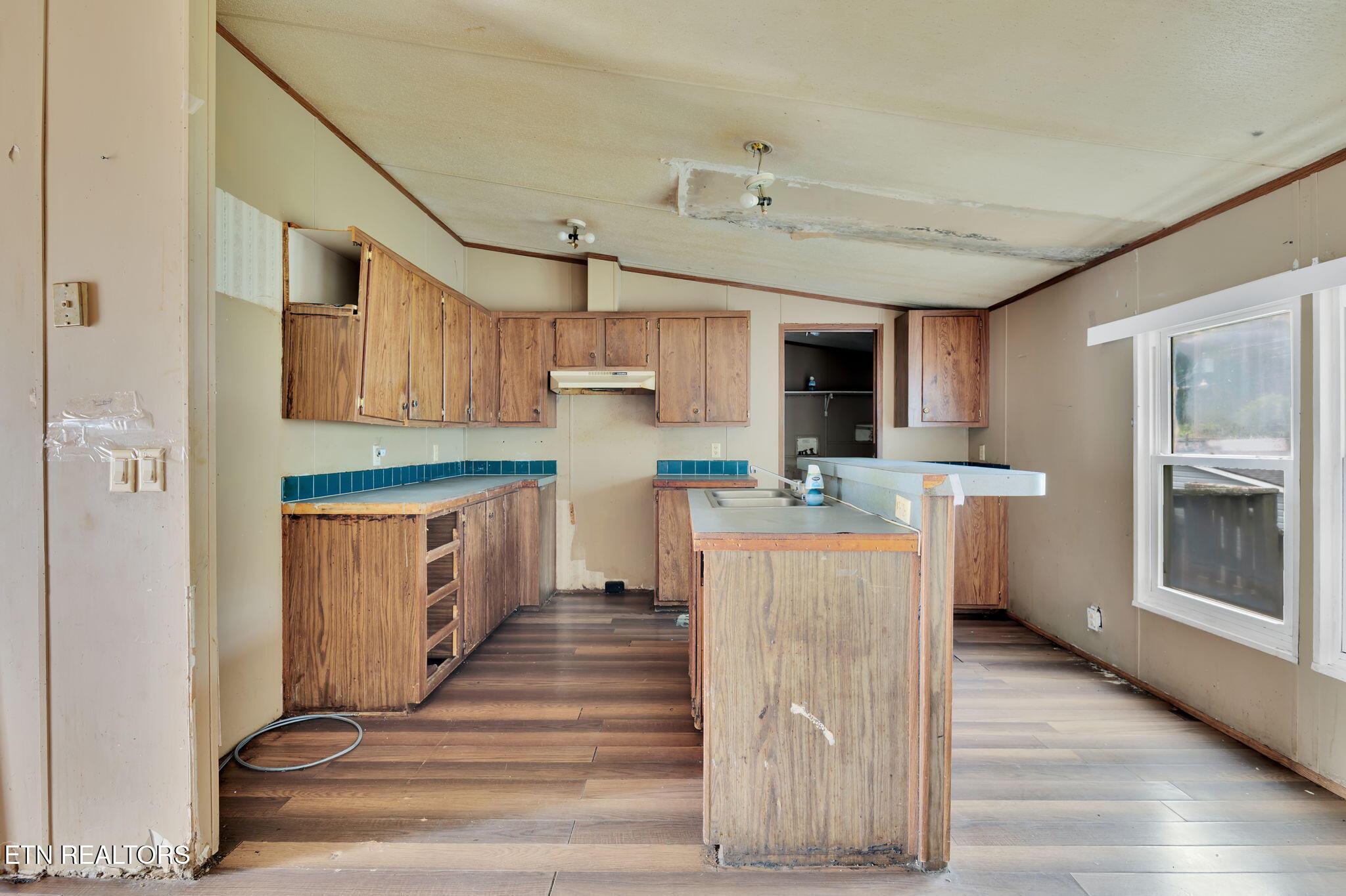 445 W Broad Street Clinton TN 37716