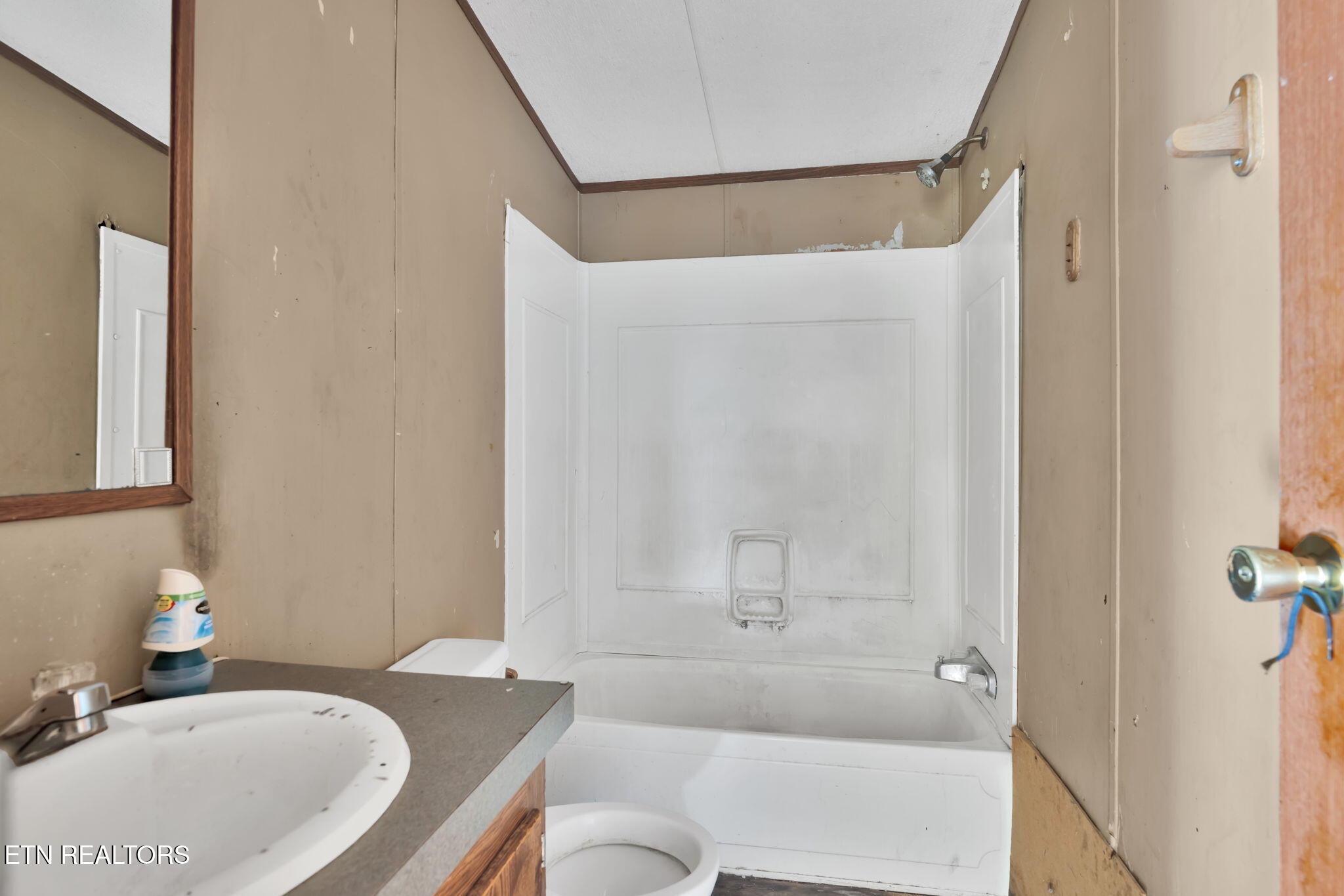 445 W Broad Street Clinton TN 37716