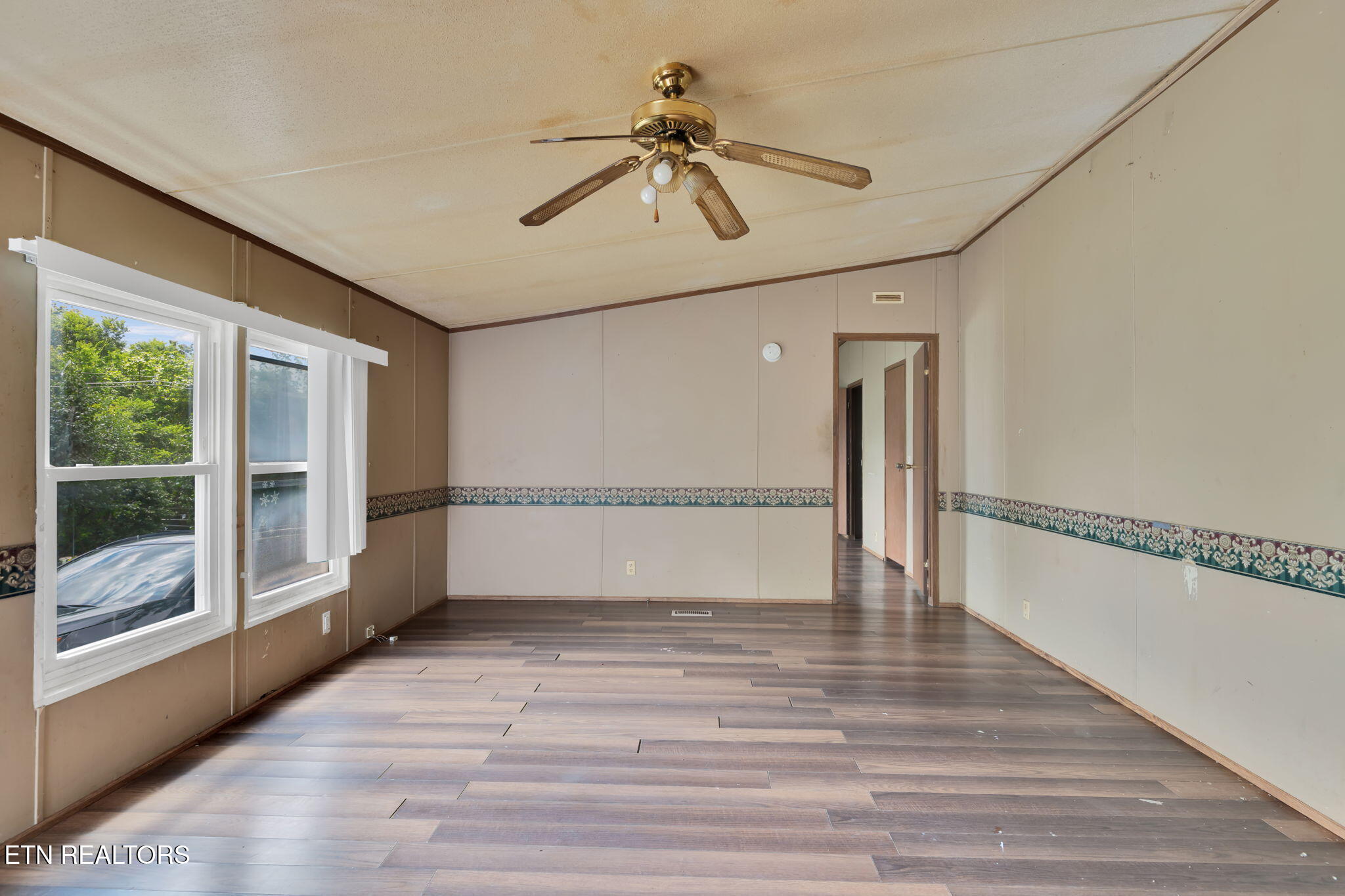 445 W Broad Street Clinton TN 37716