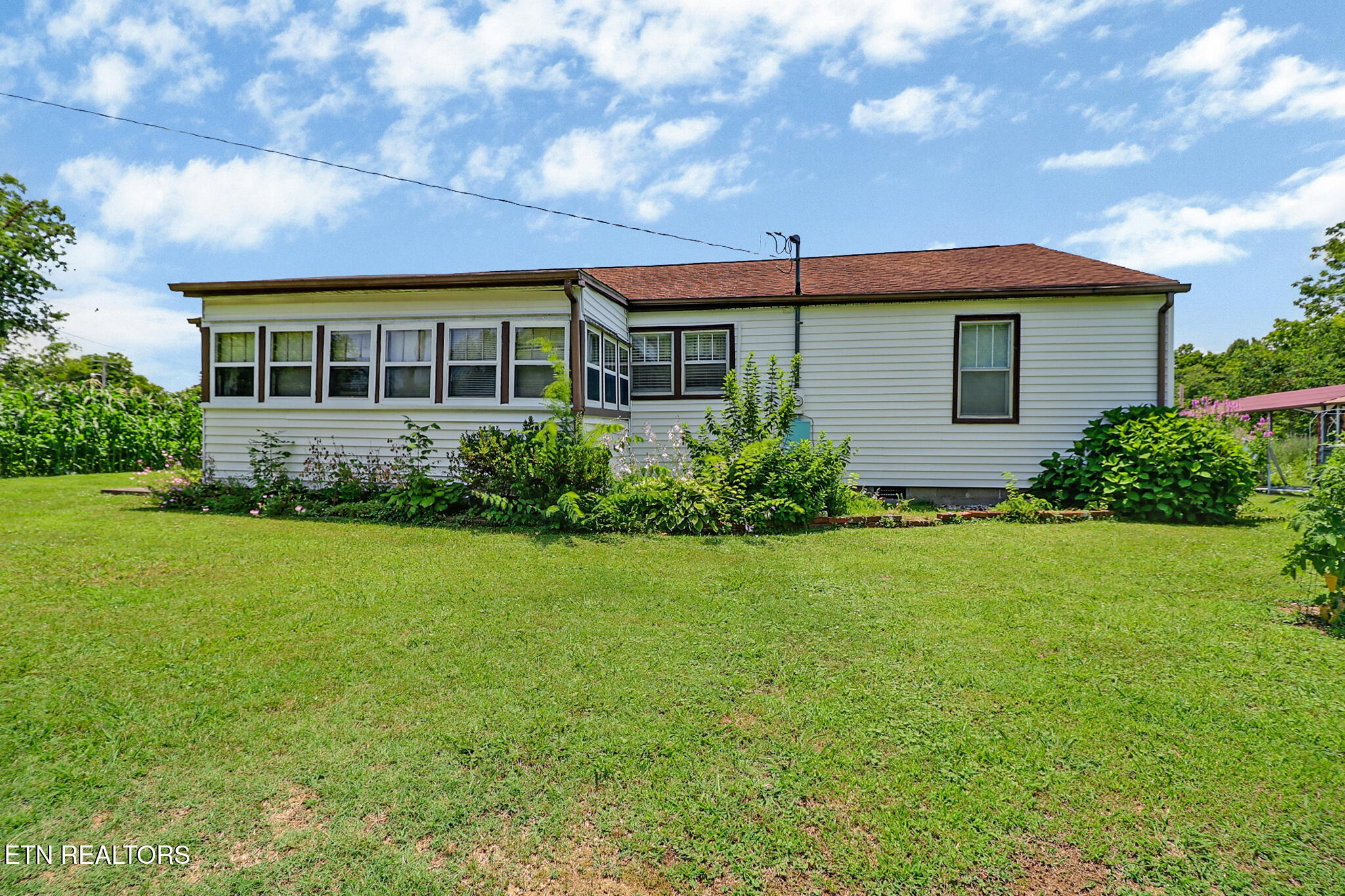 211 Omega Street Harriman TN 37748