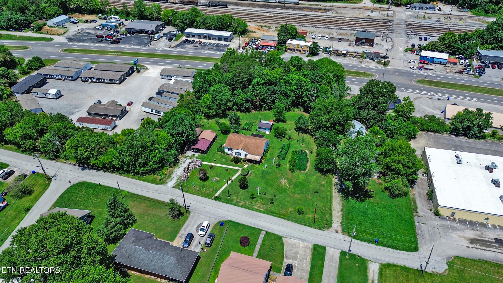 211 Omega Street Harriman TN 37748