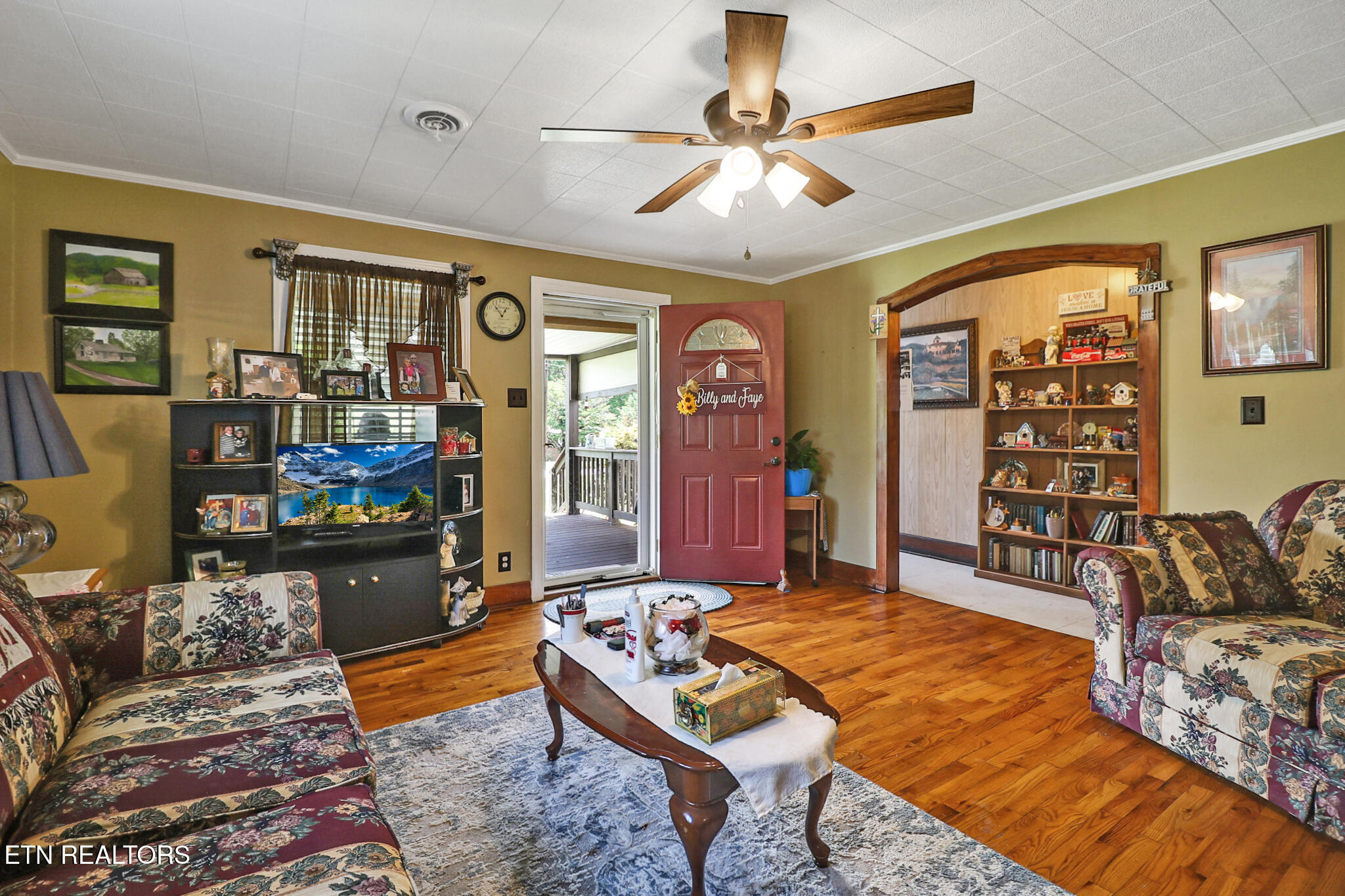 211 Omega Street Harriman TN 37748