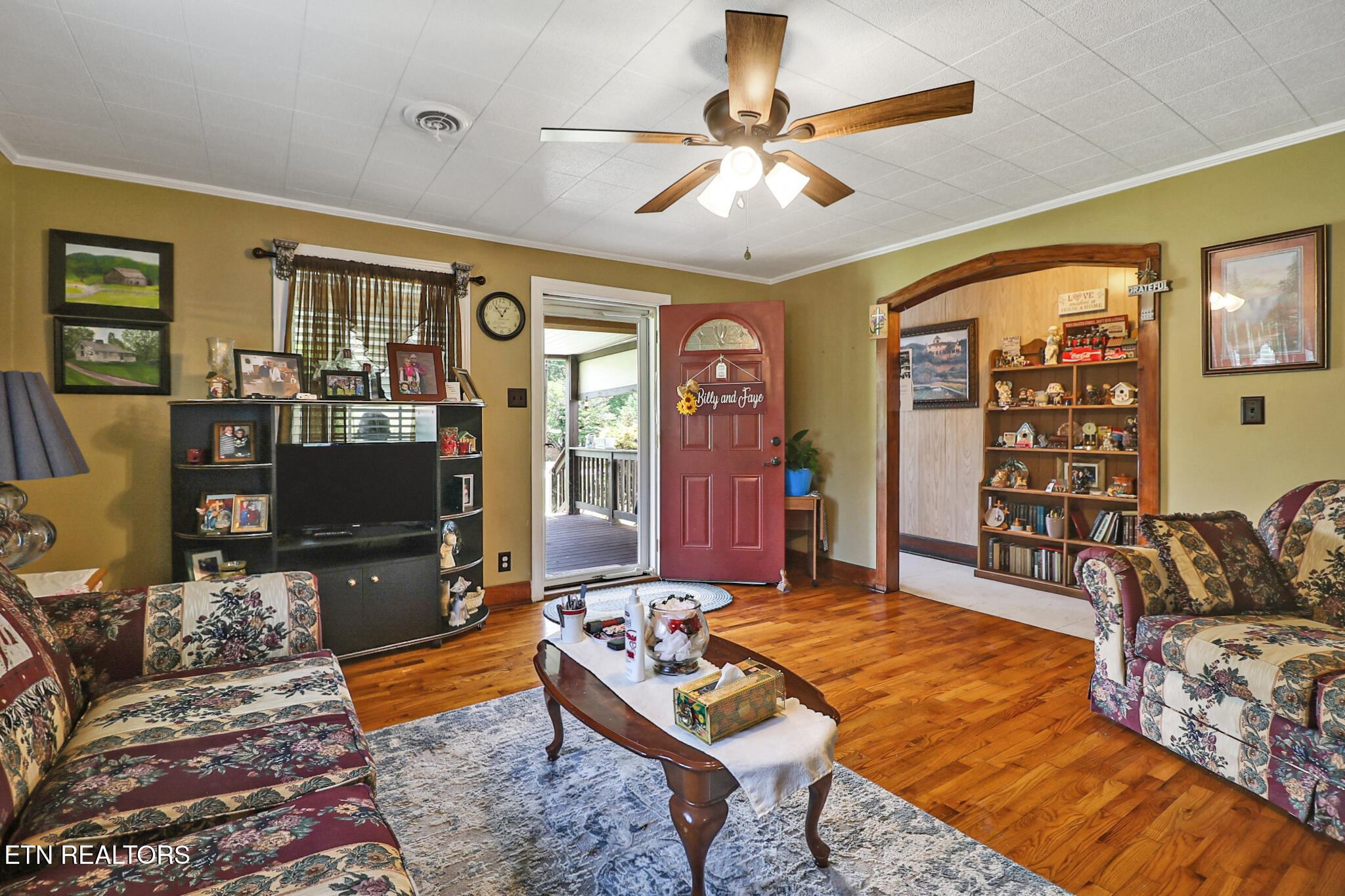 211 Omega Street Harriman TN 37748