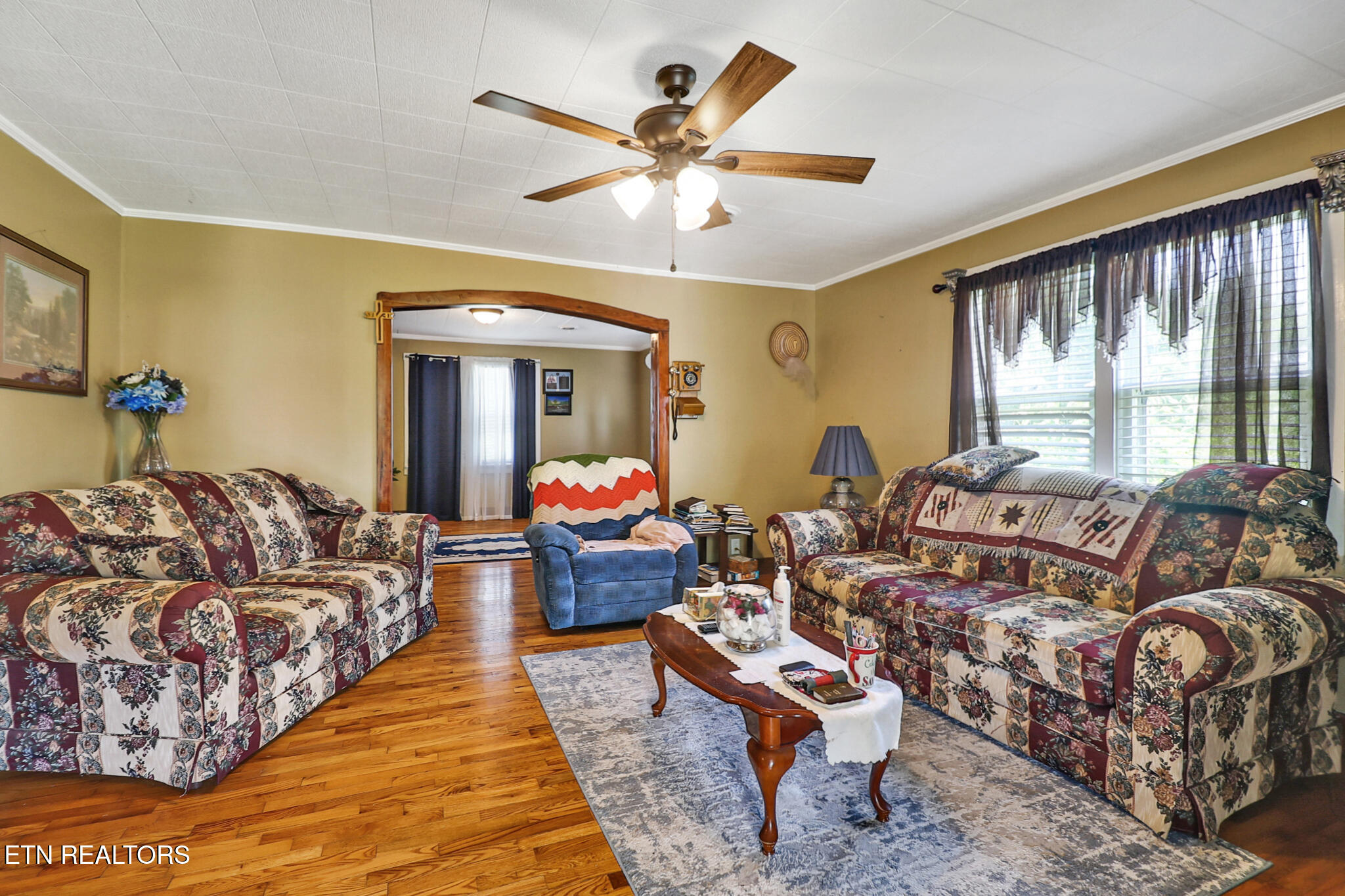 211 Omega Street Harriman TN 37748