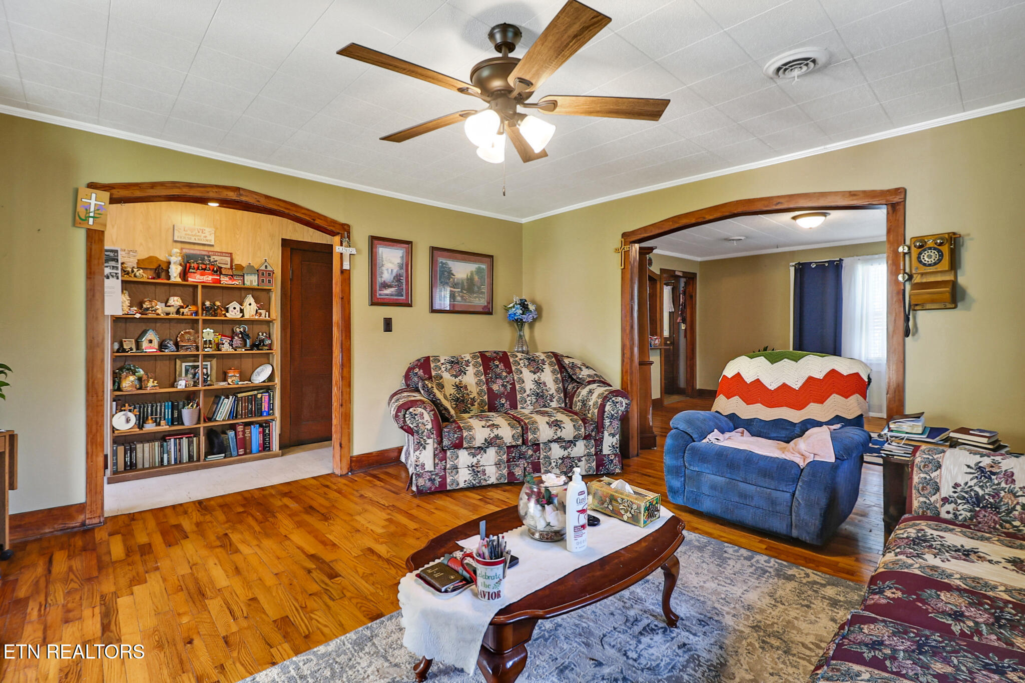 211 Omega Street Harriman TN 37748