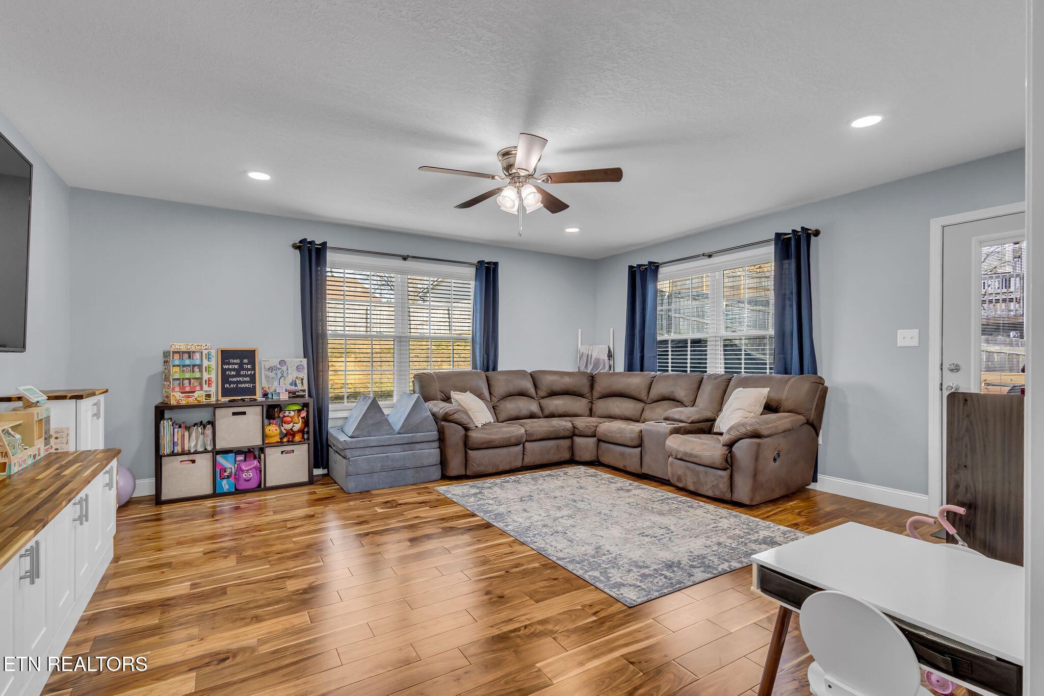 4929 Falling Star Lane Powell TN 37849