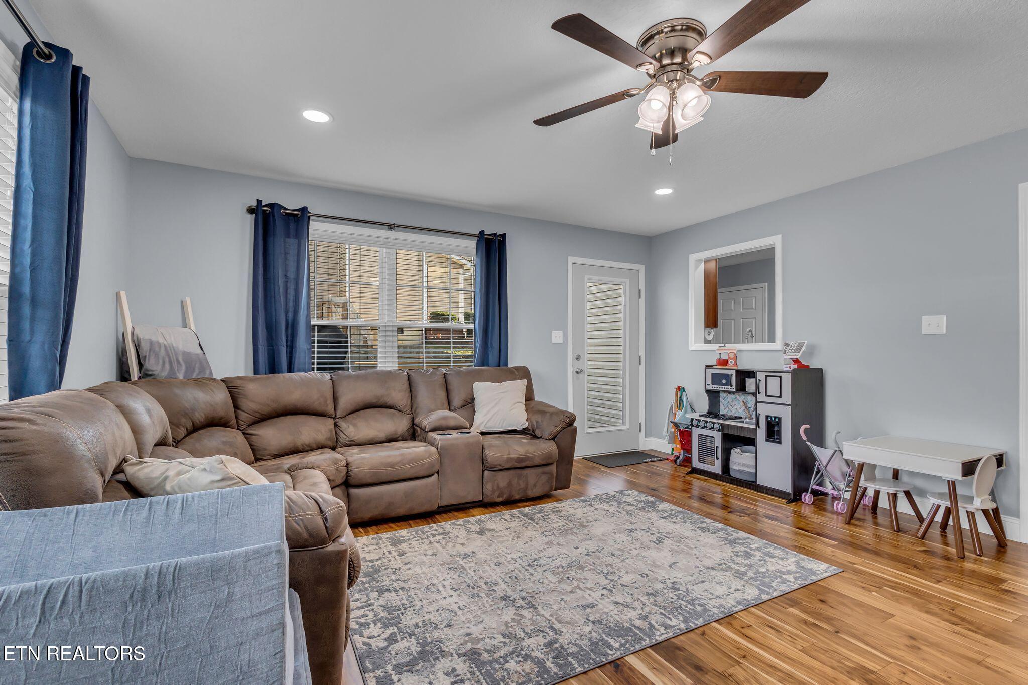 4929 Falling Star Lane Powell TN 37849