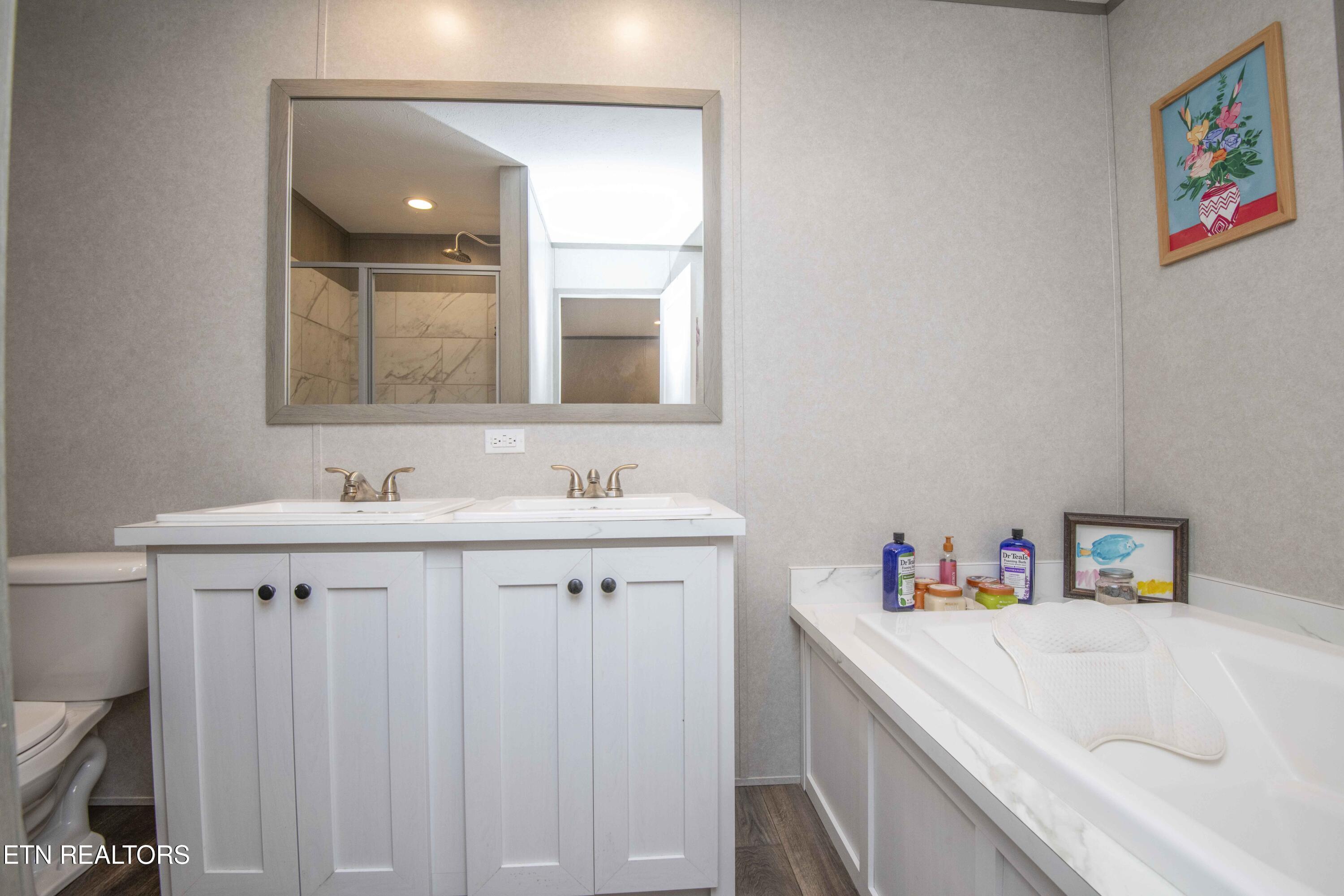 237 Johnson Valley Road Philadelphia TN 37846