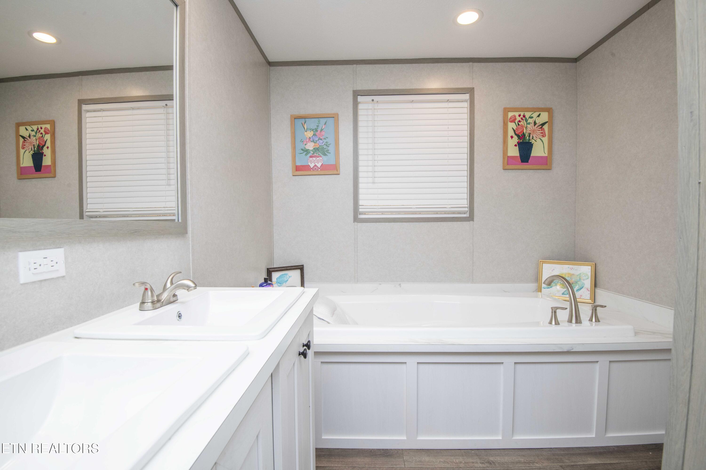 237 Johnson Valley Road Philadelphia TN 37846