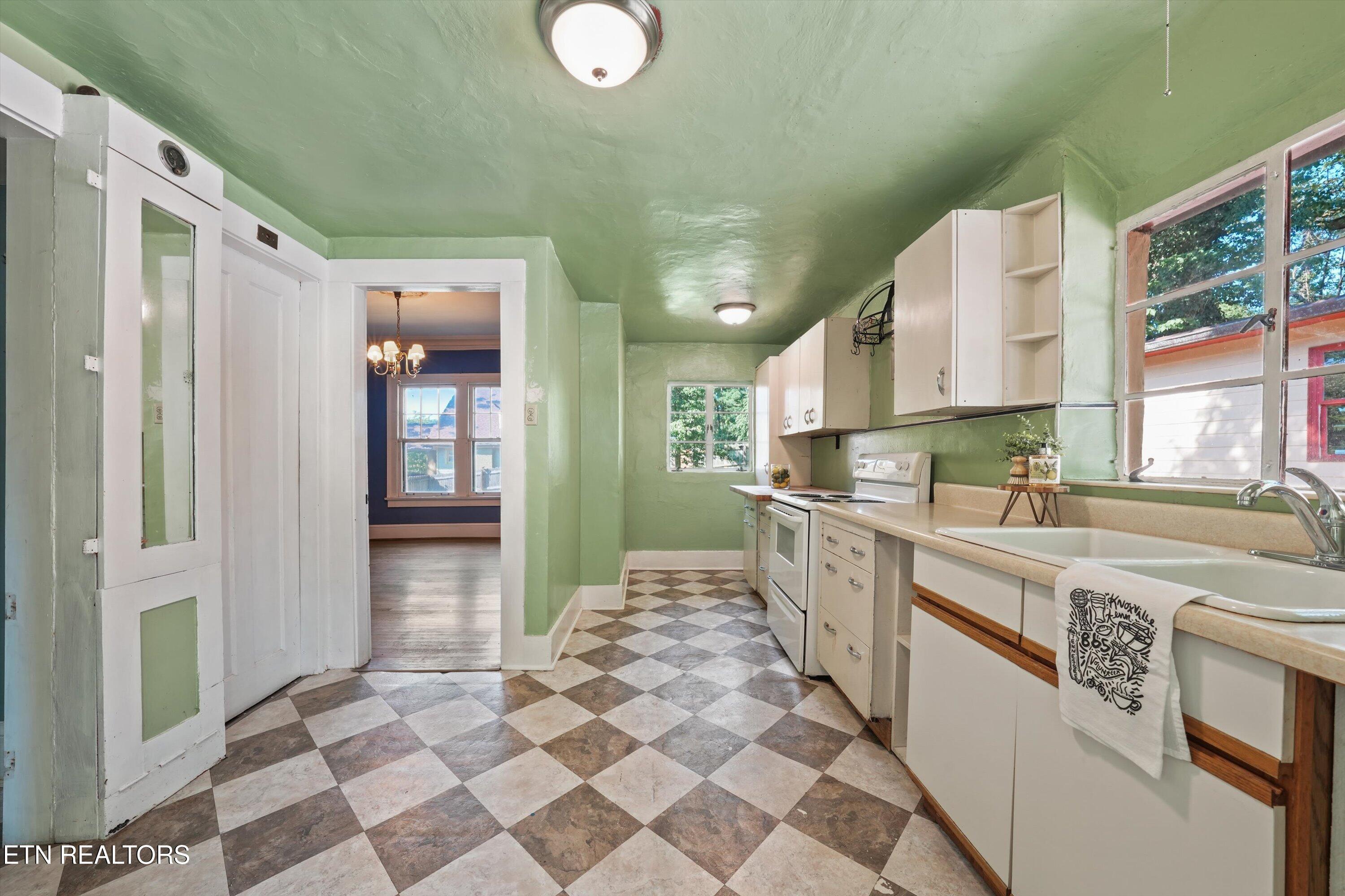 1525 Branson Avenue Knoxville TN 37917