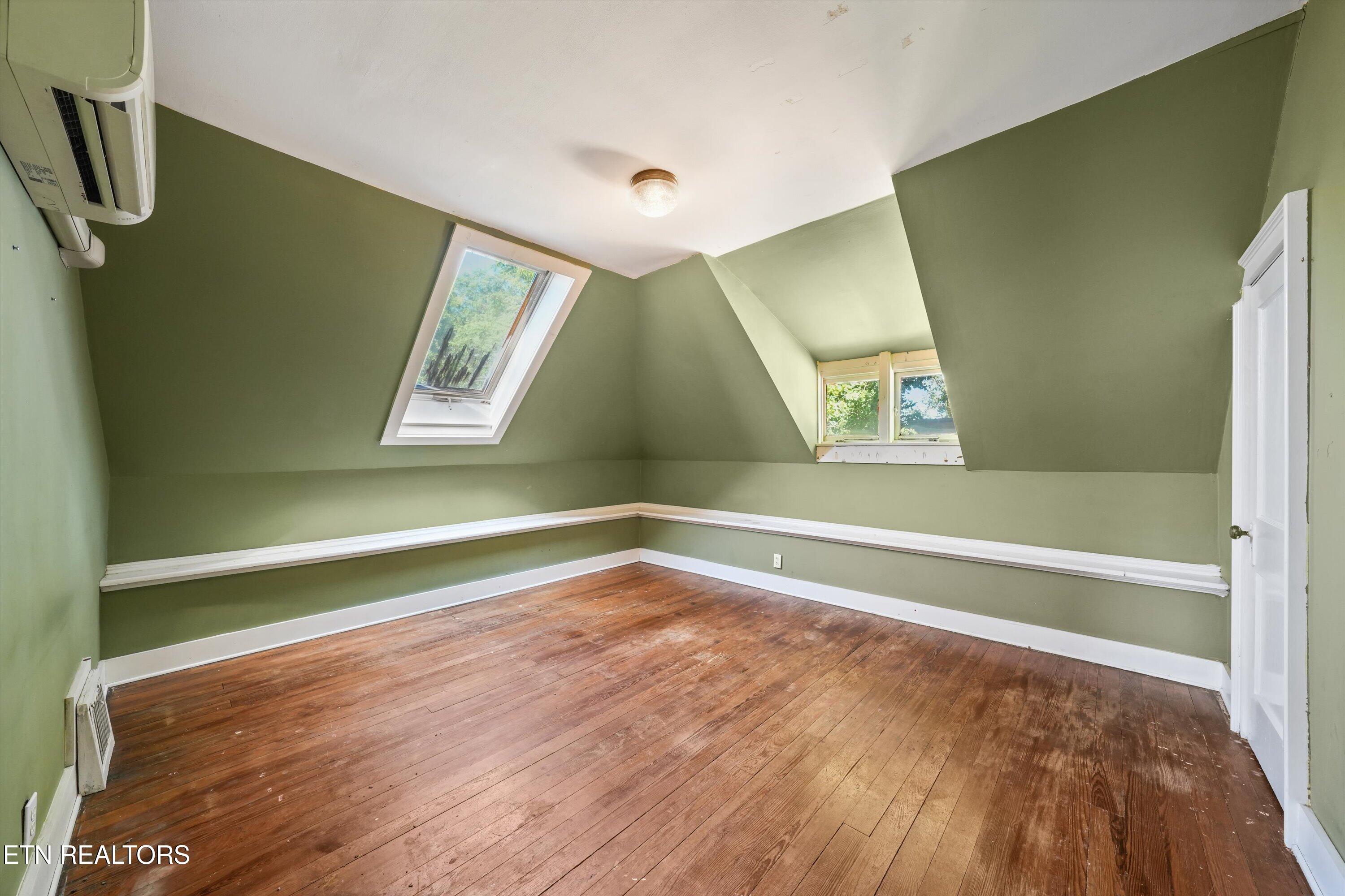 1525 Branson Avenue Knoxville TN 37917