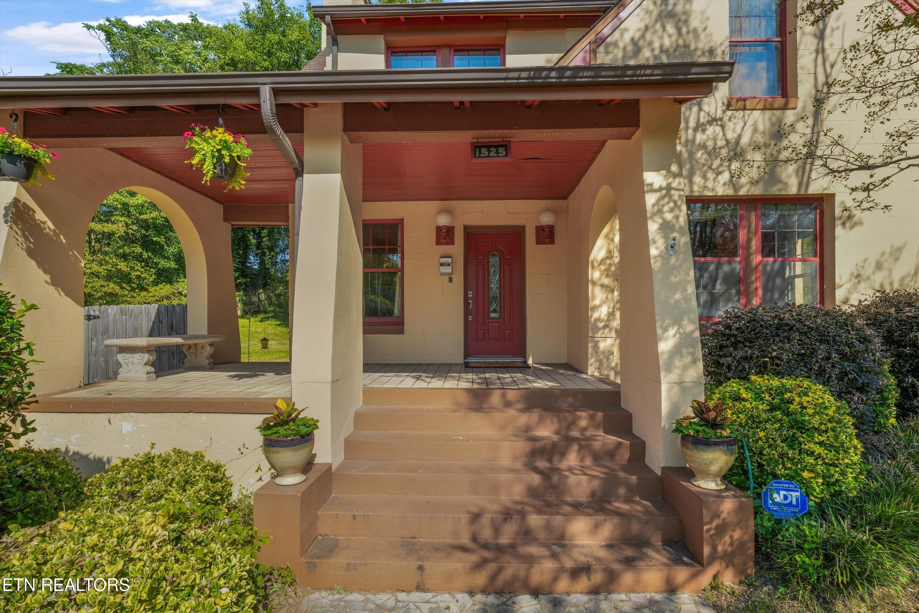 1525 Branson Avenue Knoxville TN 37917