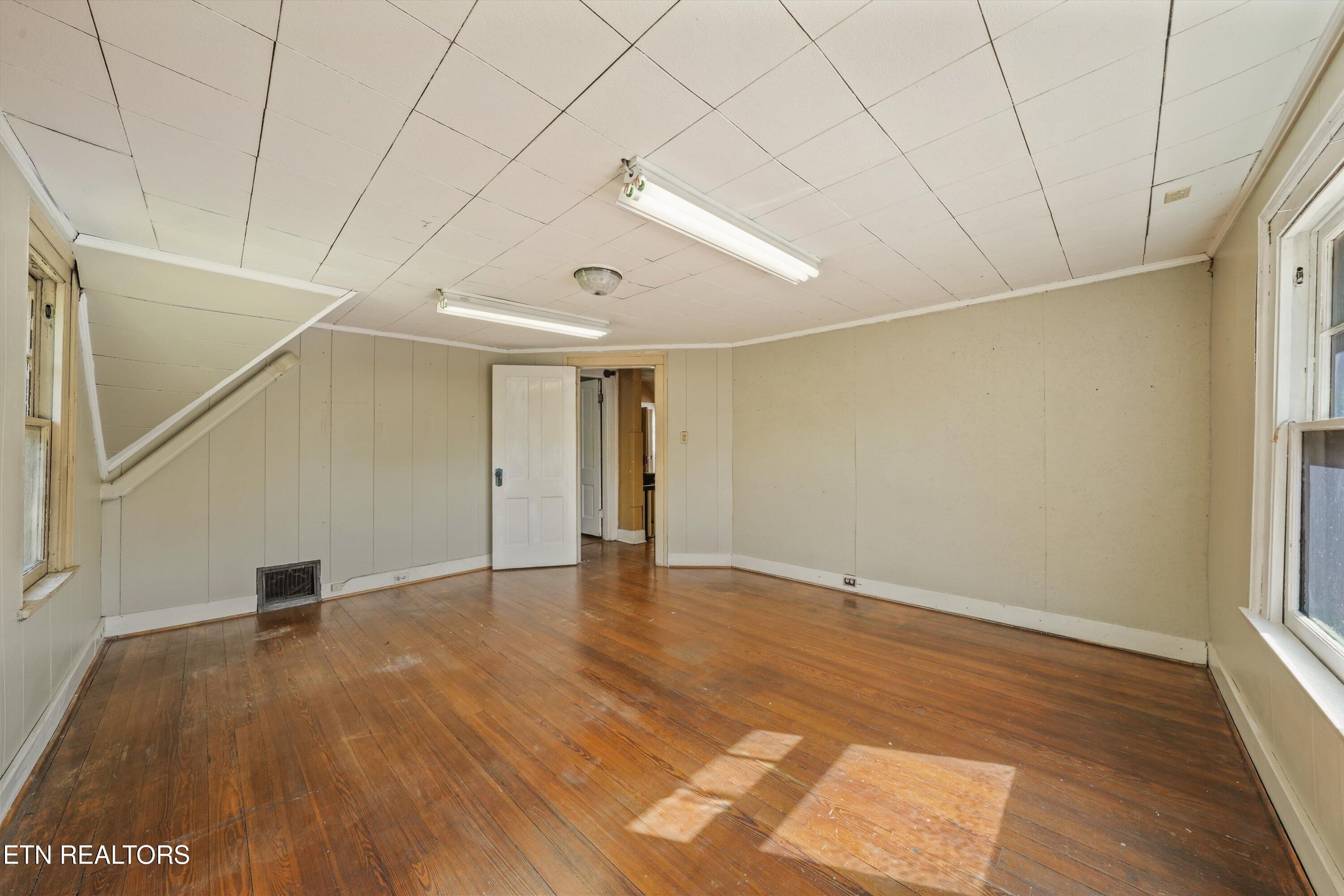 1525 Branson Avenue Knoxville TN 37917