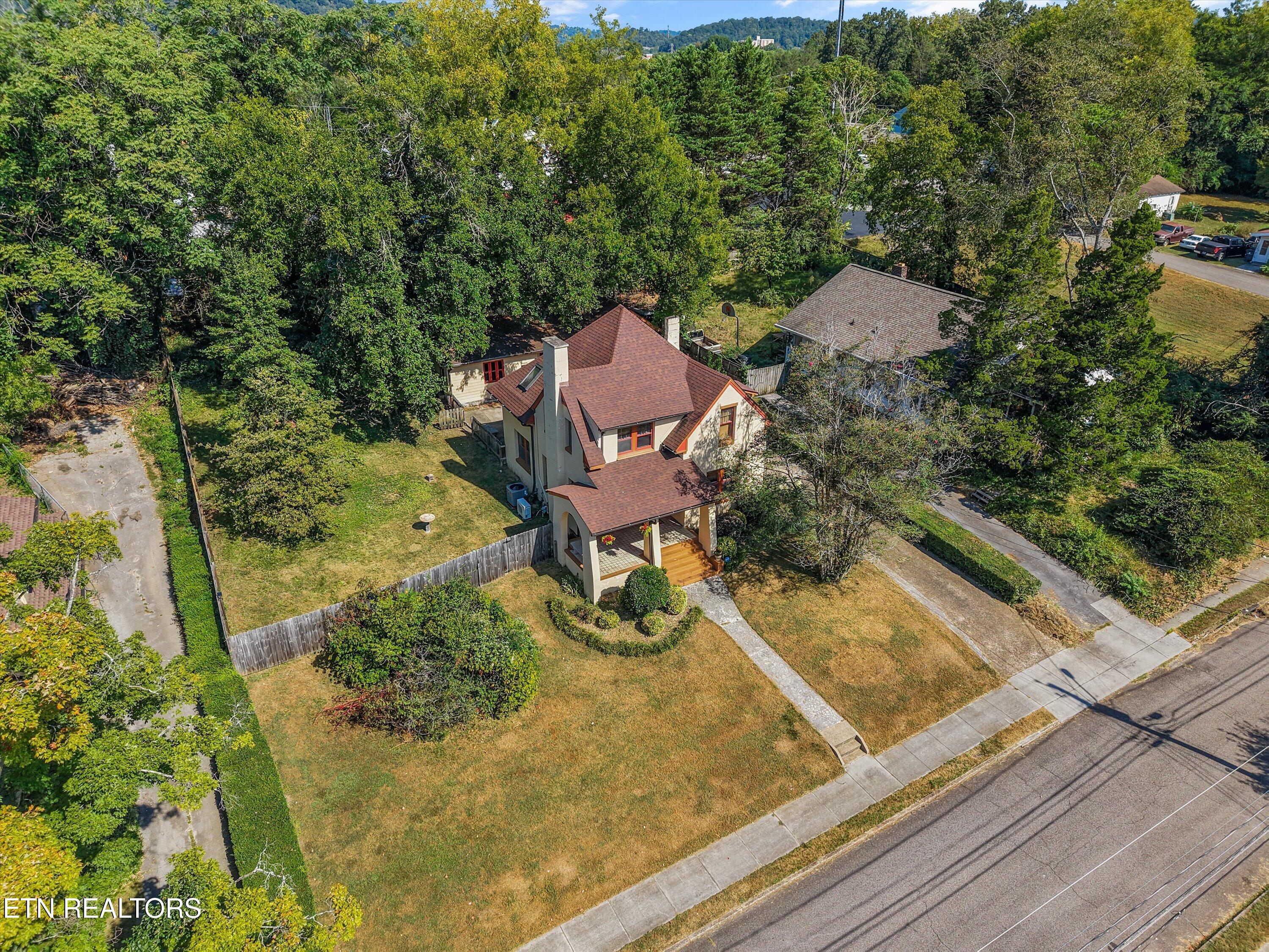 1525 Branson Avenue Knoxville TN 37917