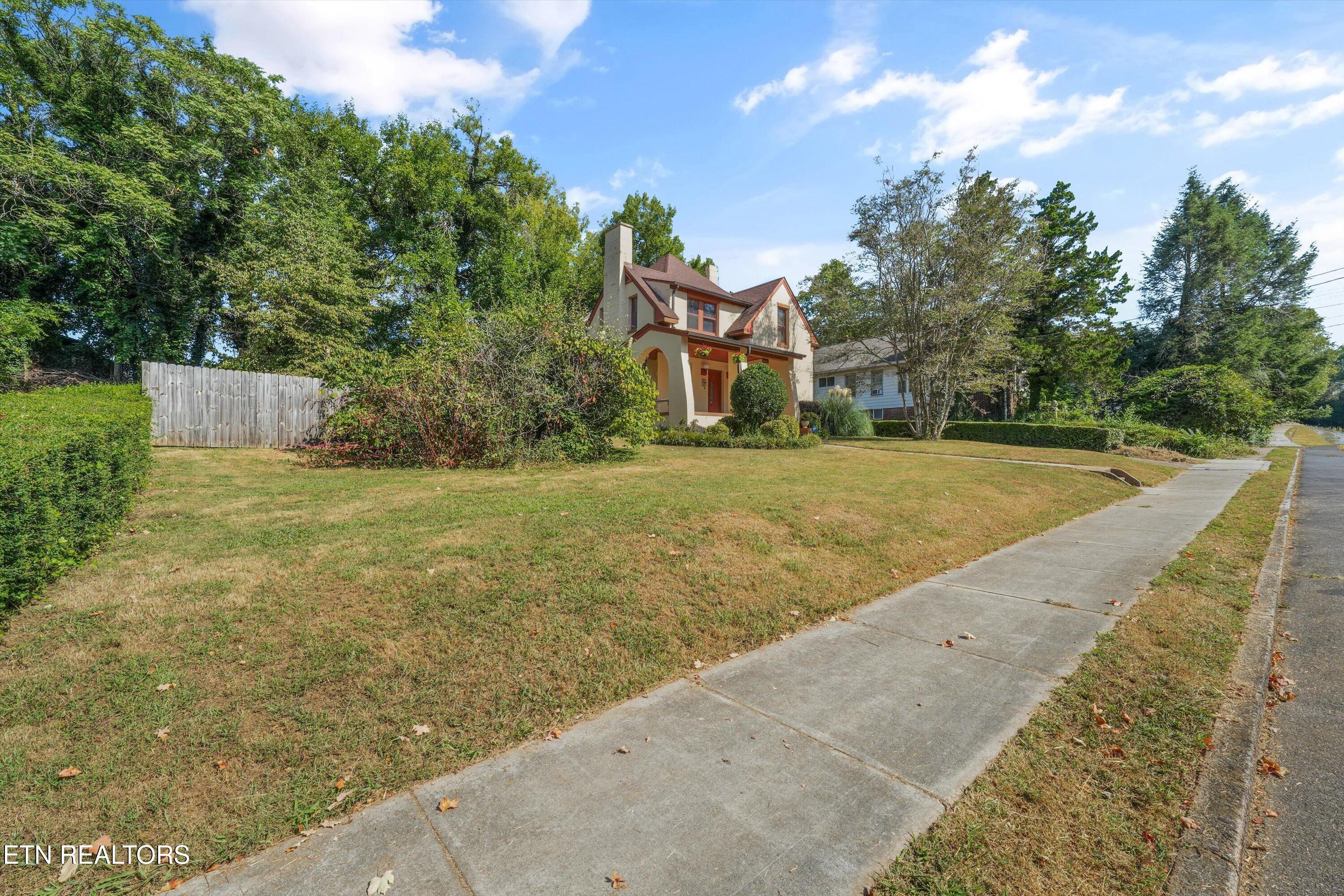1525 Branson Avenue Knoxville TN 37917