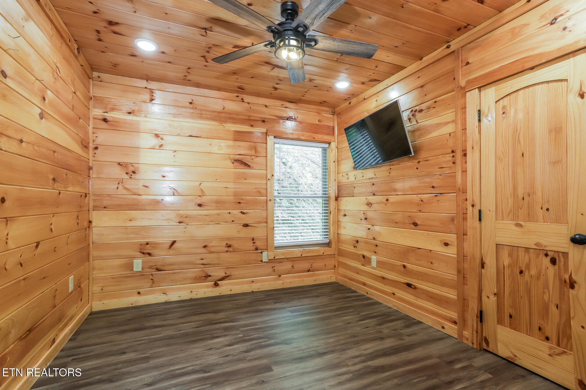 866 Cabin Creek Way Sevierville TN 37862