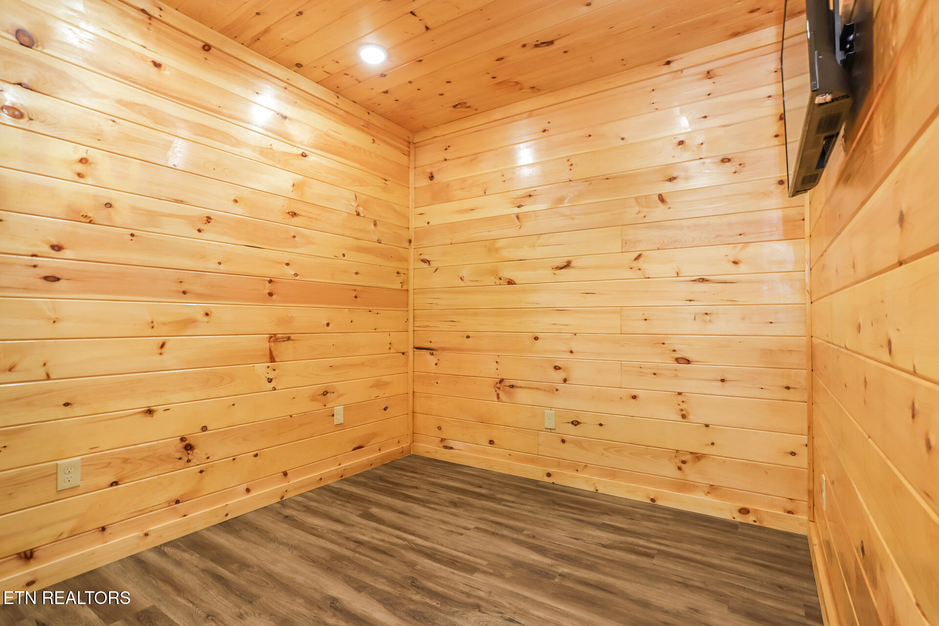 866 Cabin Creek Way Sevierville TN 37862