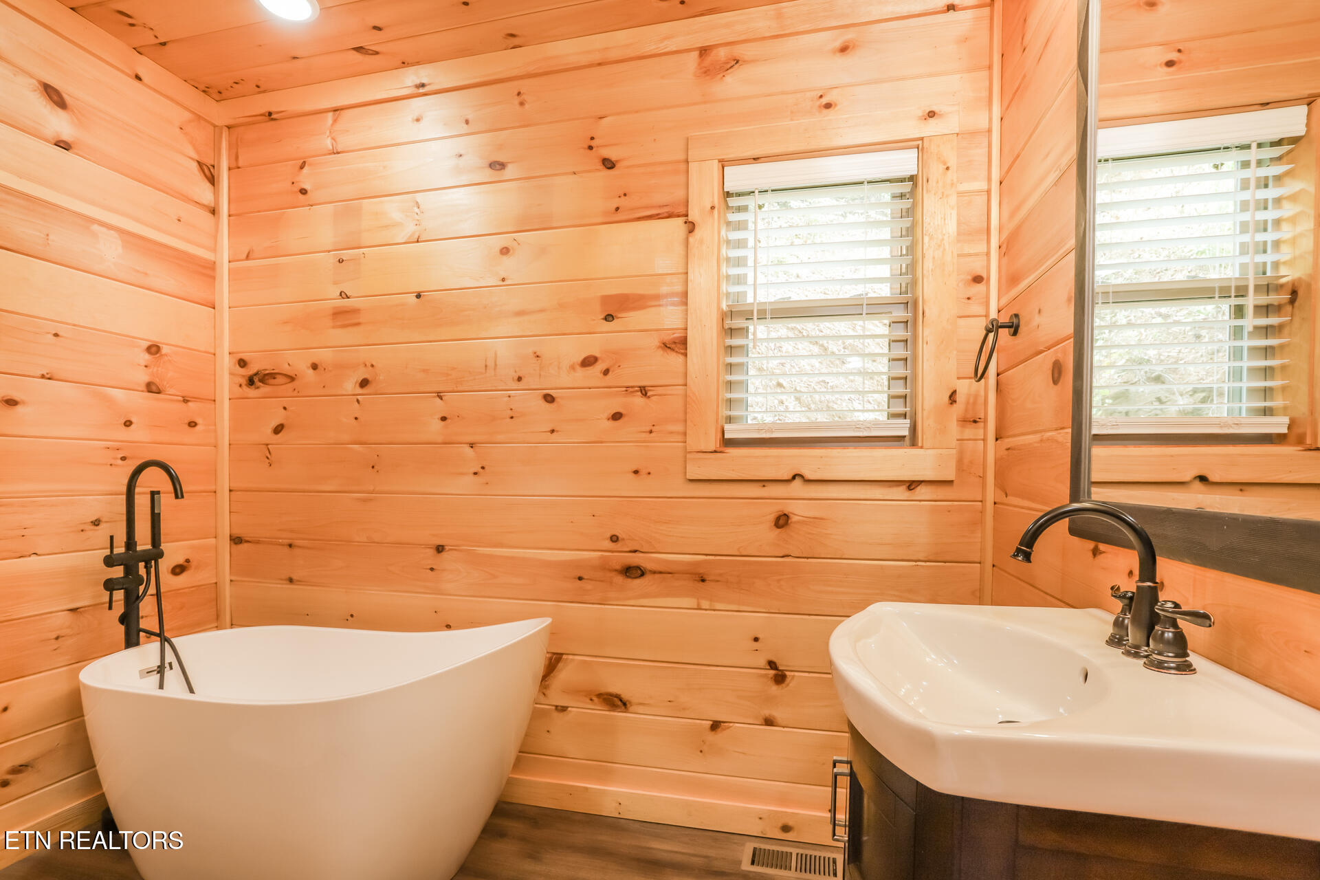 866 Cabin Creek Way Sevierville TN 37862