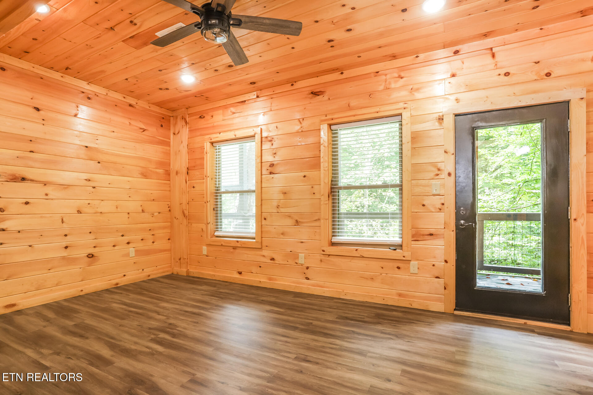 866 Cabin Creek Way Sevierville TN 37862
