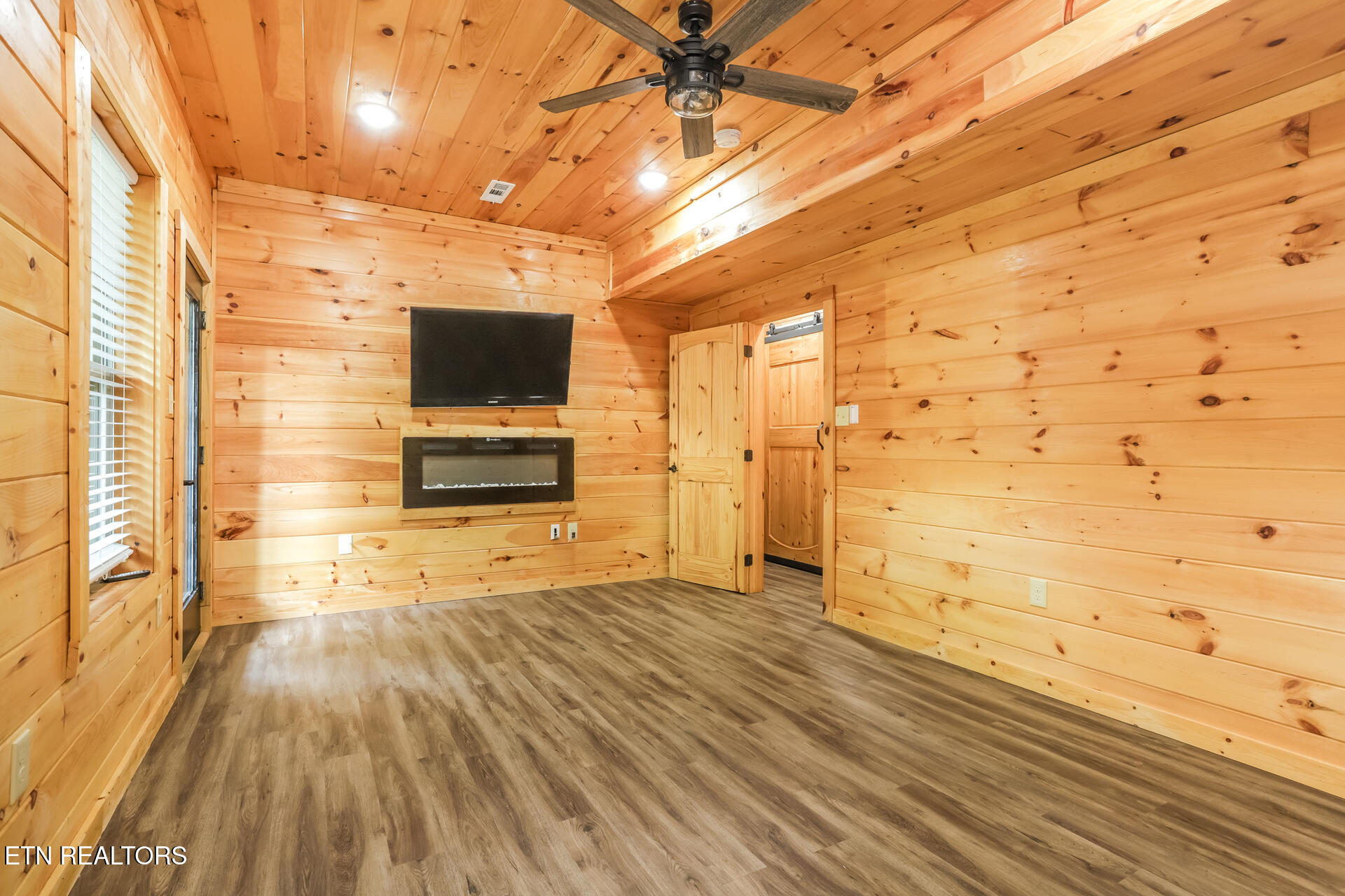 866 Cabin Creek Way Sevierville TN 37862