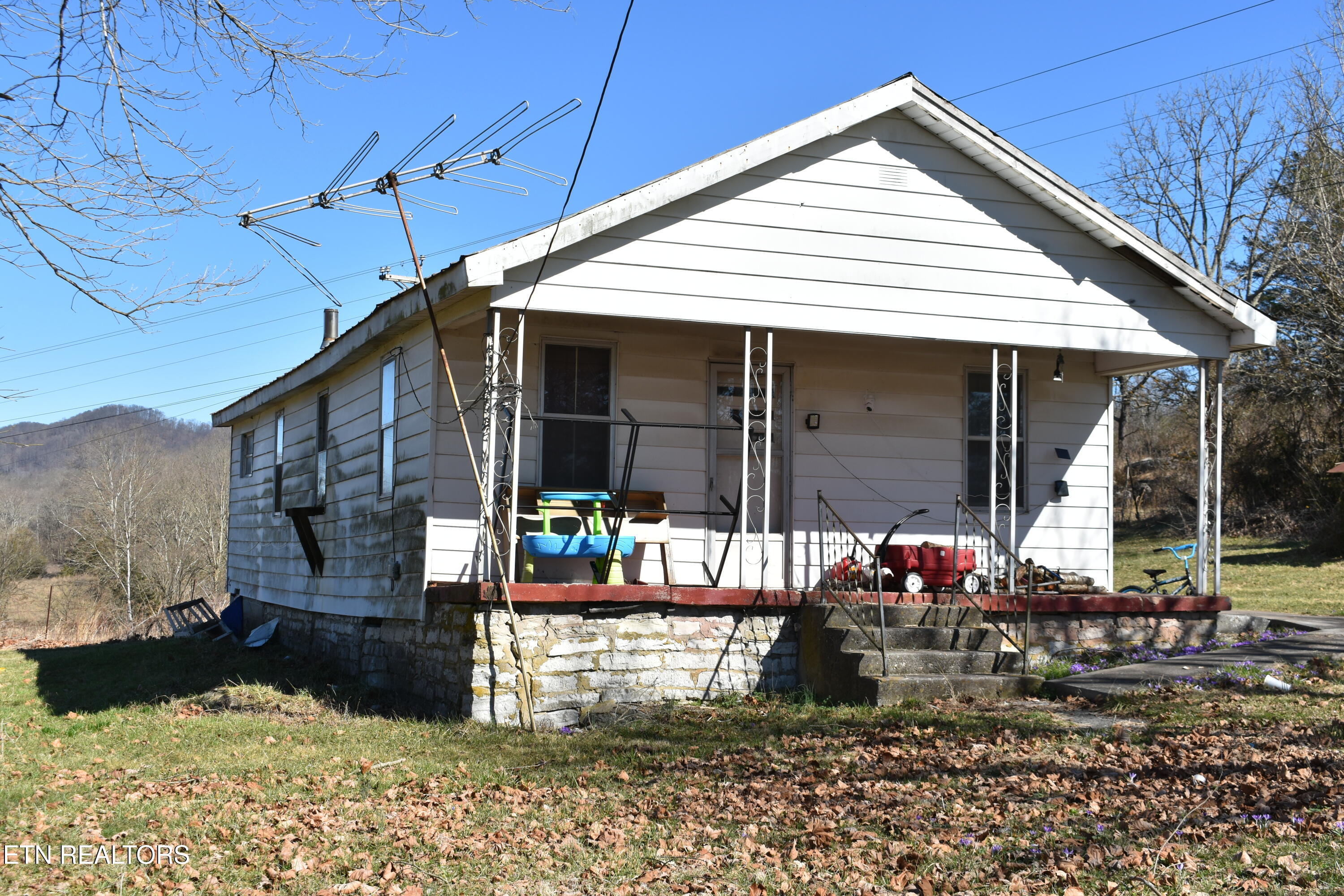 2645 Cedar Fork Road Tazewell TN 37879