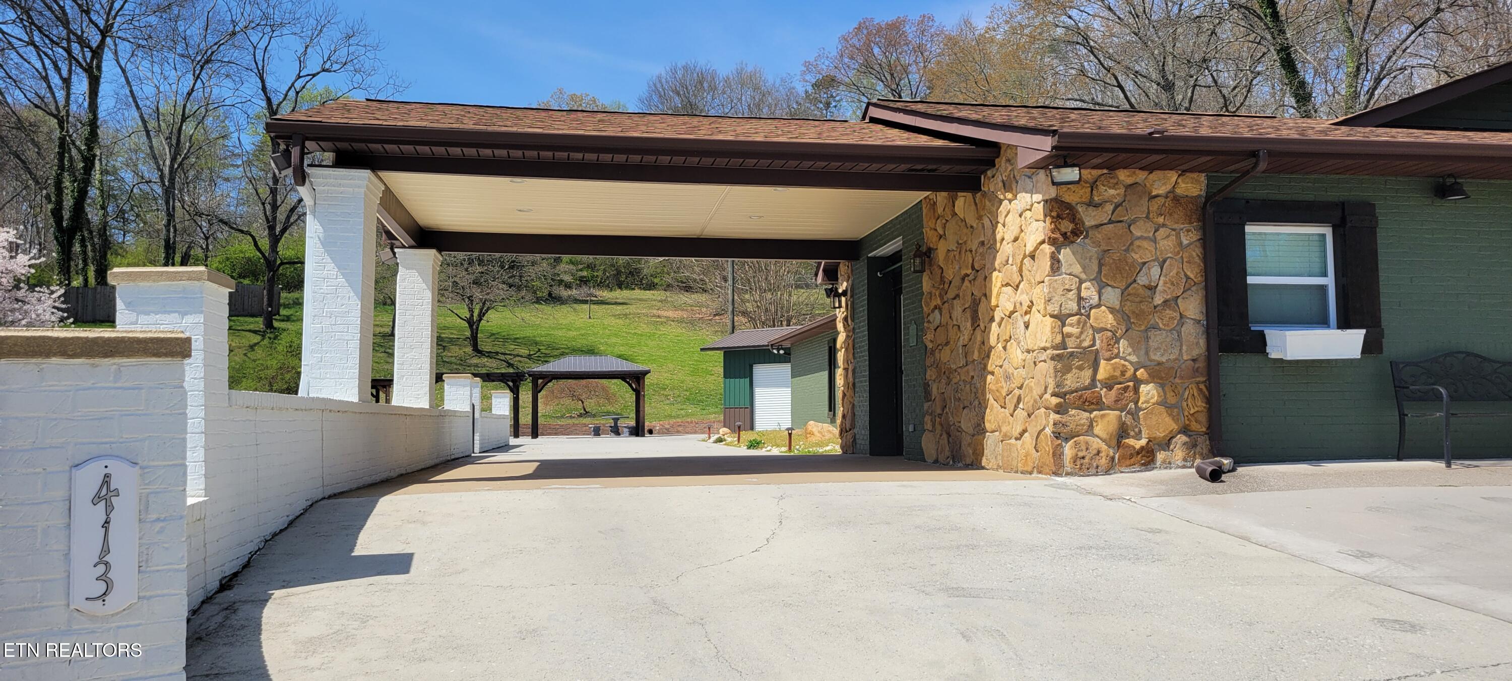 413 Hollingsworth Circle Clinton TN 37716