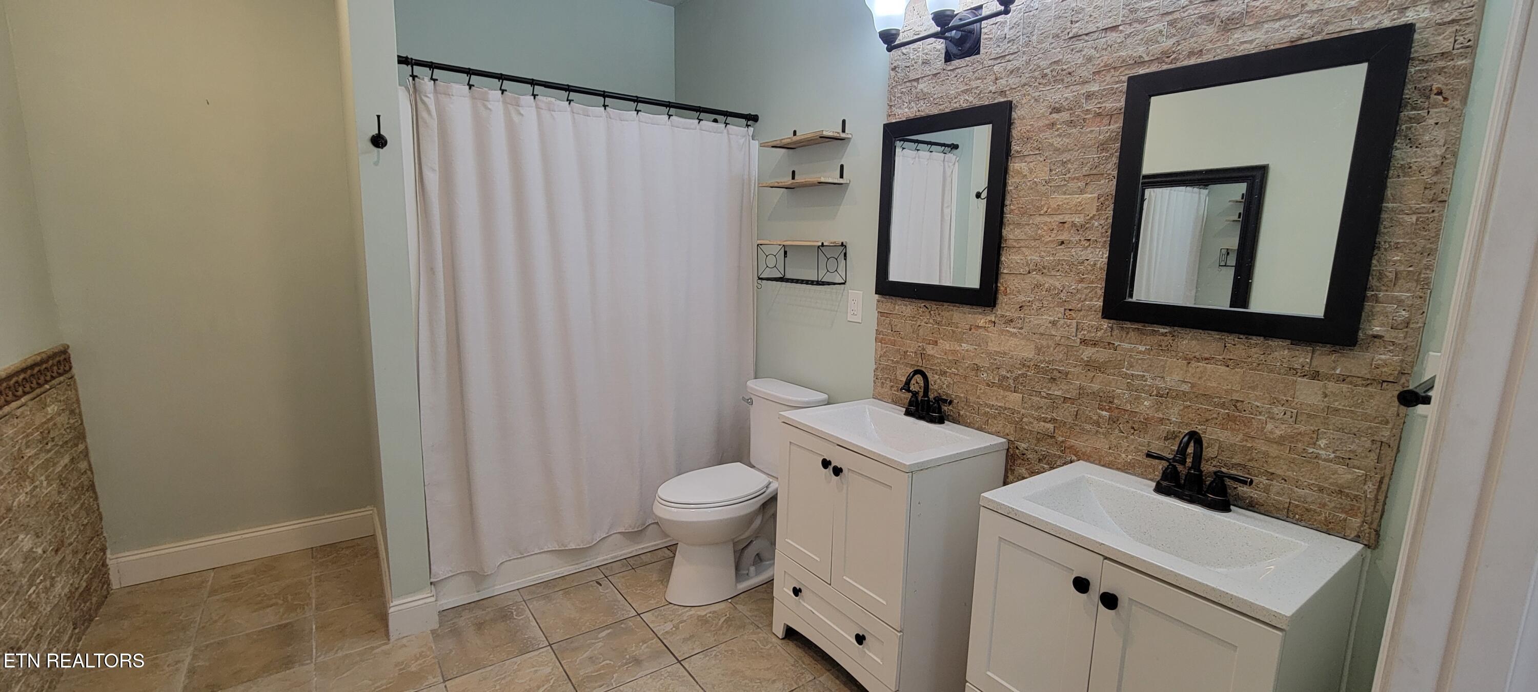 413 Hollingsworth Circle Clinton TN 37716