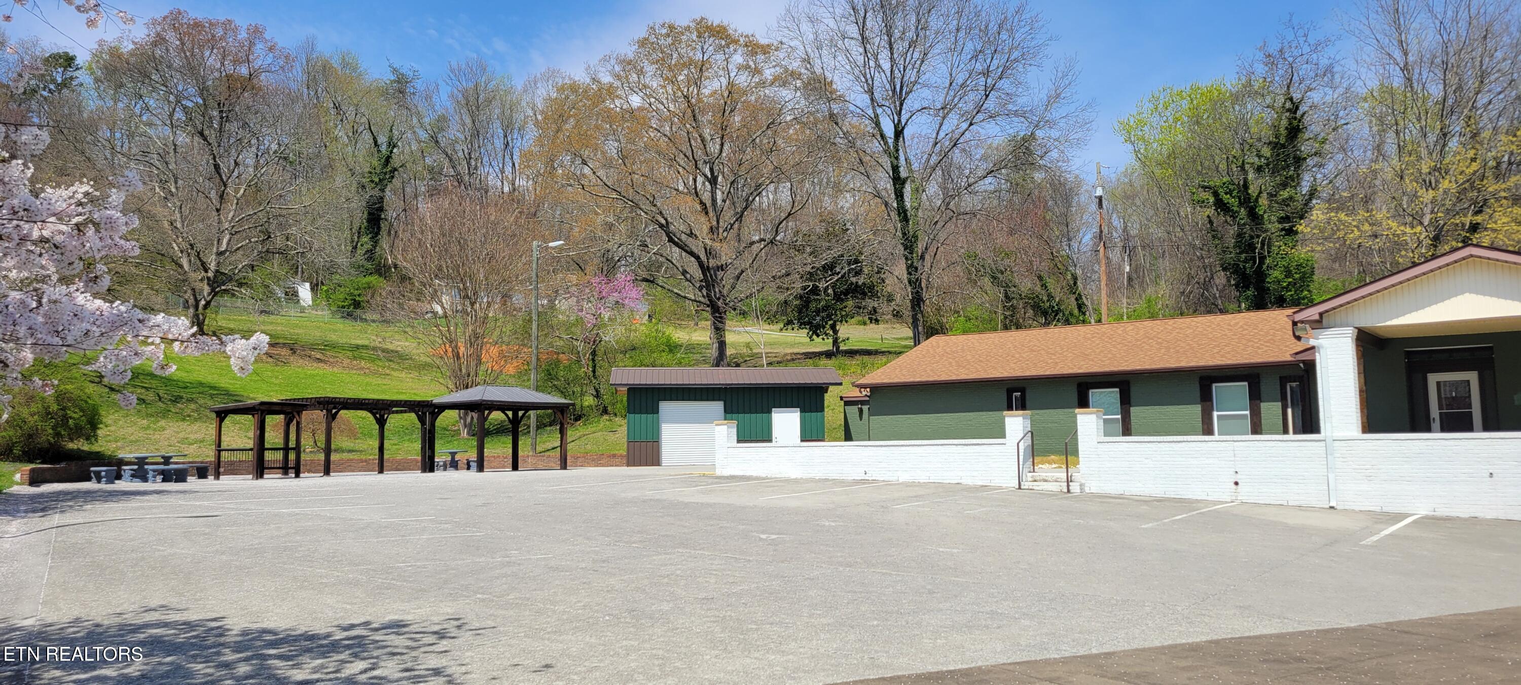413 Hollingsworth Circle Clinton TN 37716