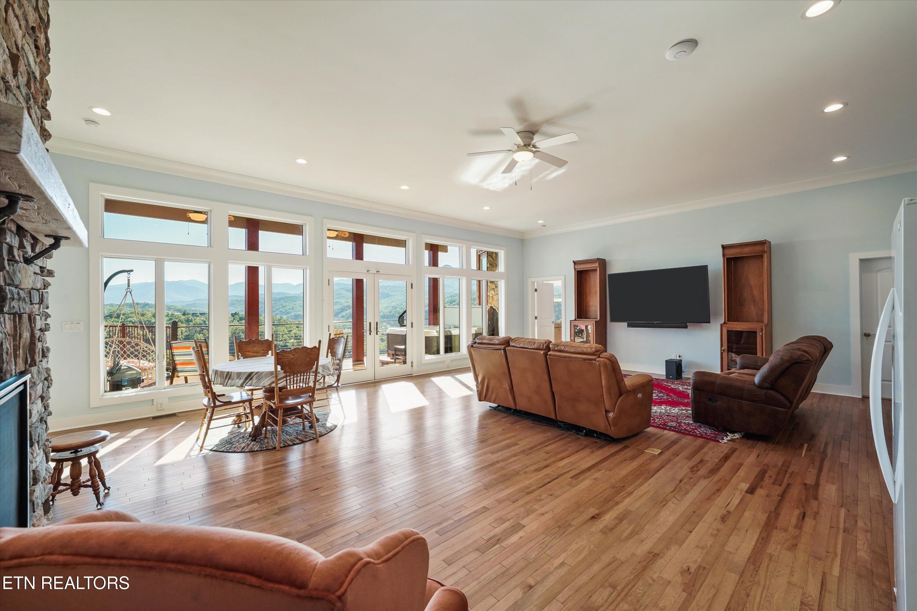 706 Nocks Drive Gatlinburg TN 37738