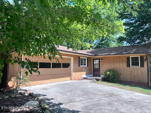 223 Saligugi Circle Loudon TN 37774
