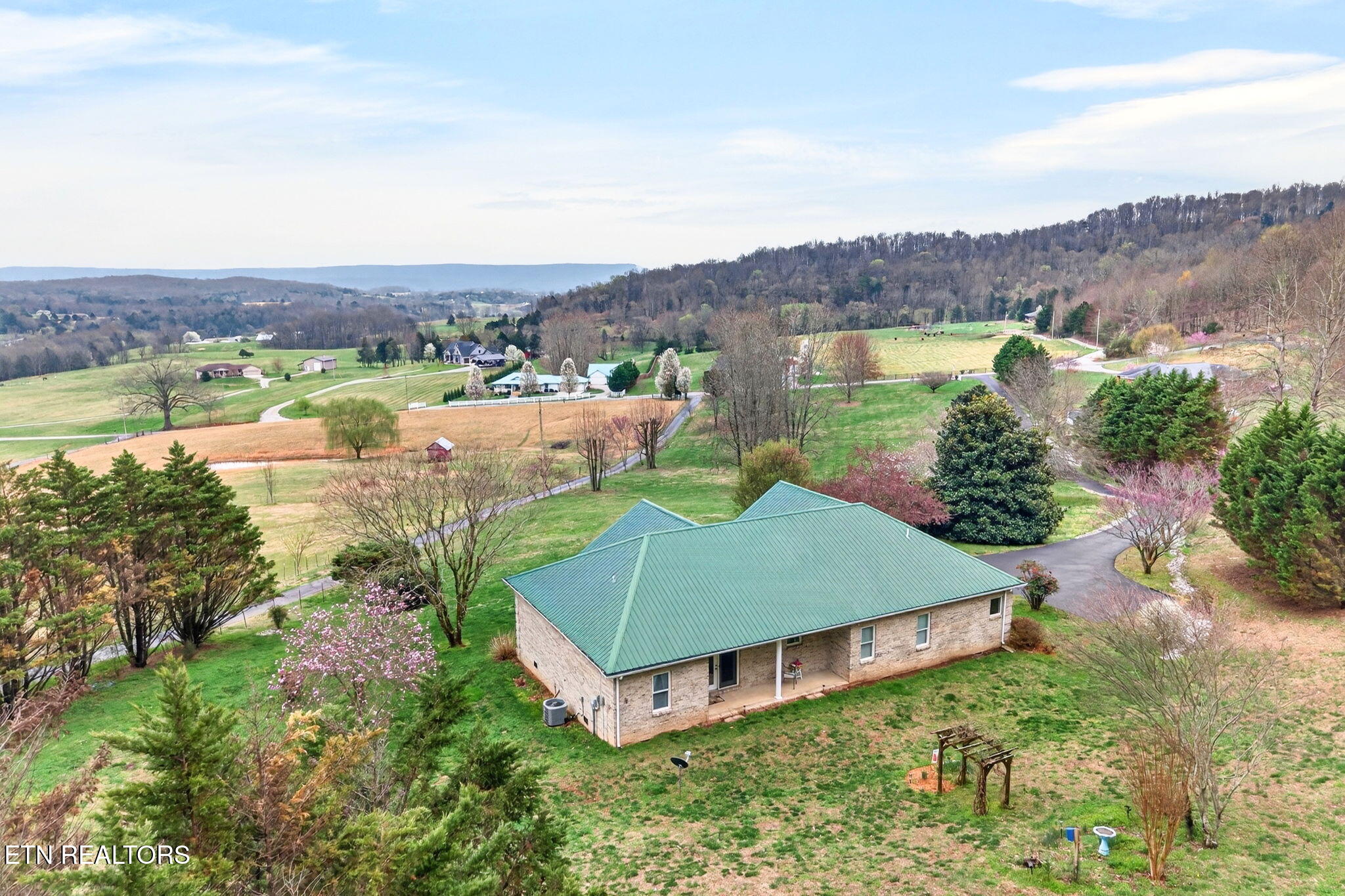 444 Mackie Road Sparta TN 38583