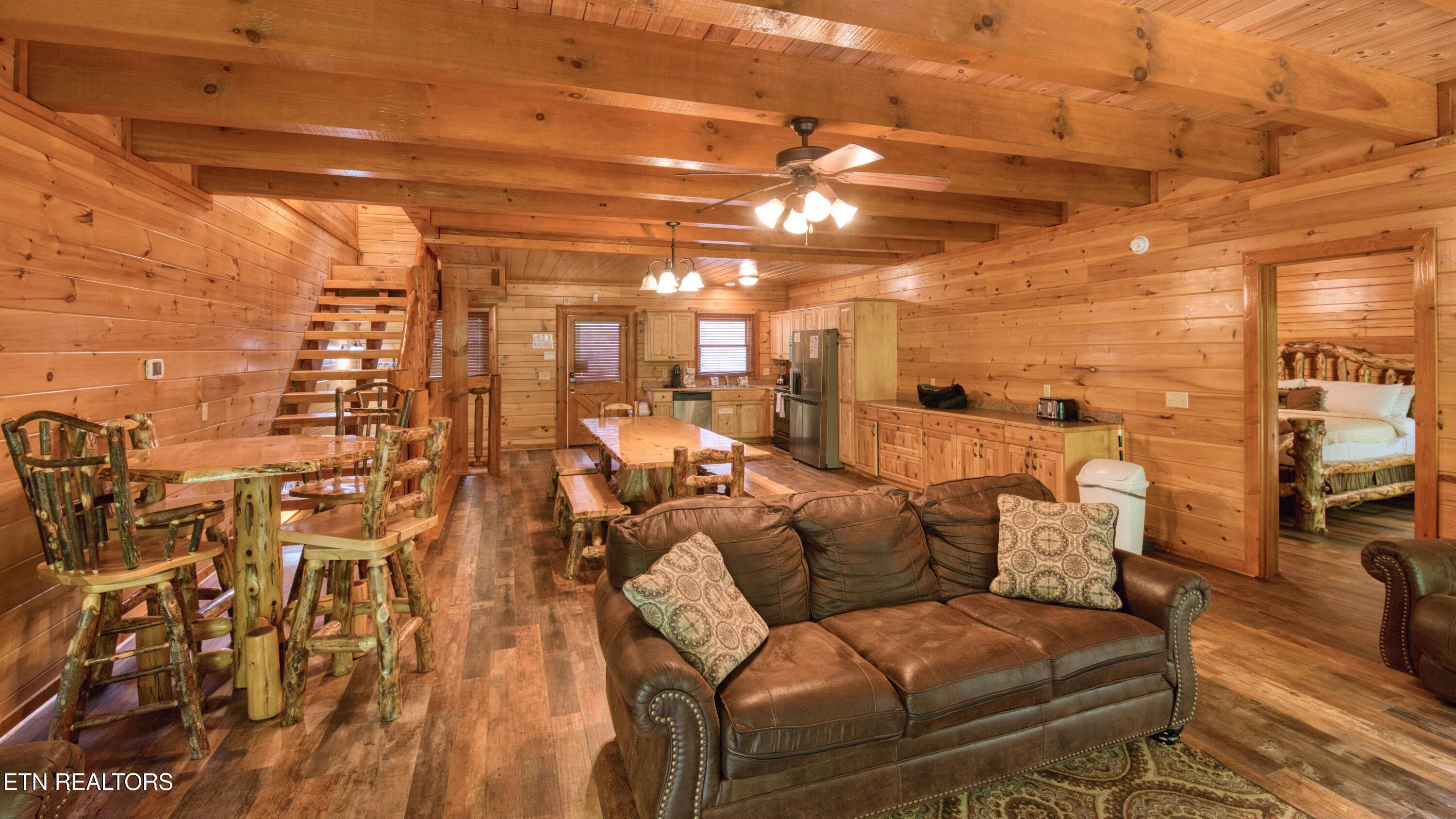 1124 Black Bear Cub Way Sevierville TN 37862