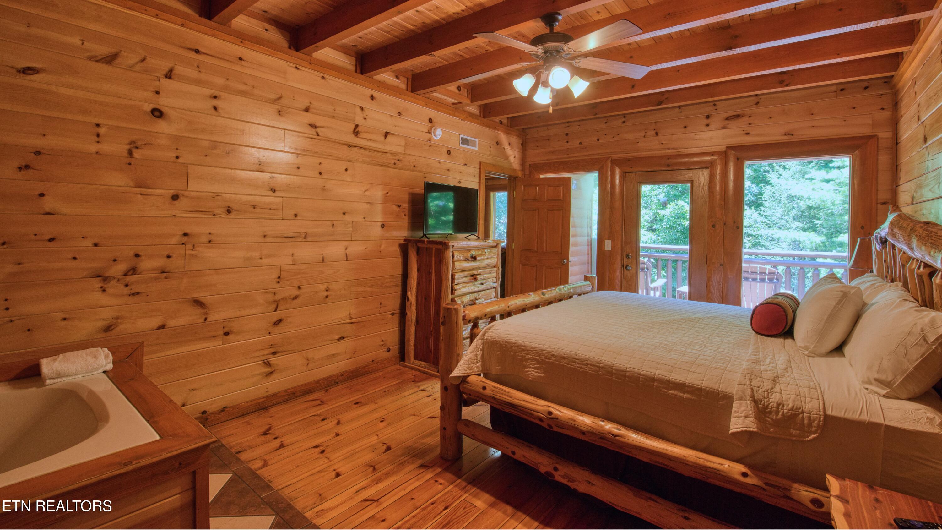 1124 Black Bear Cub Way Sevierville TN 37862
